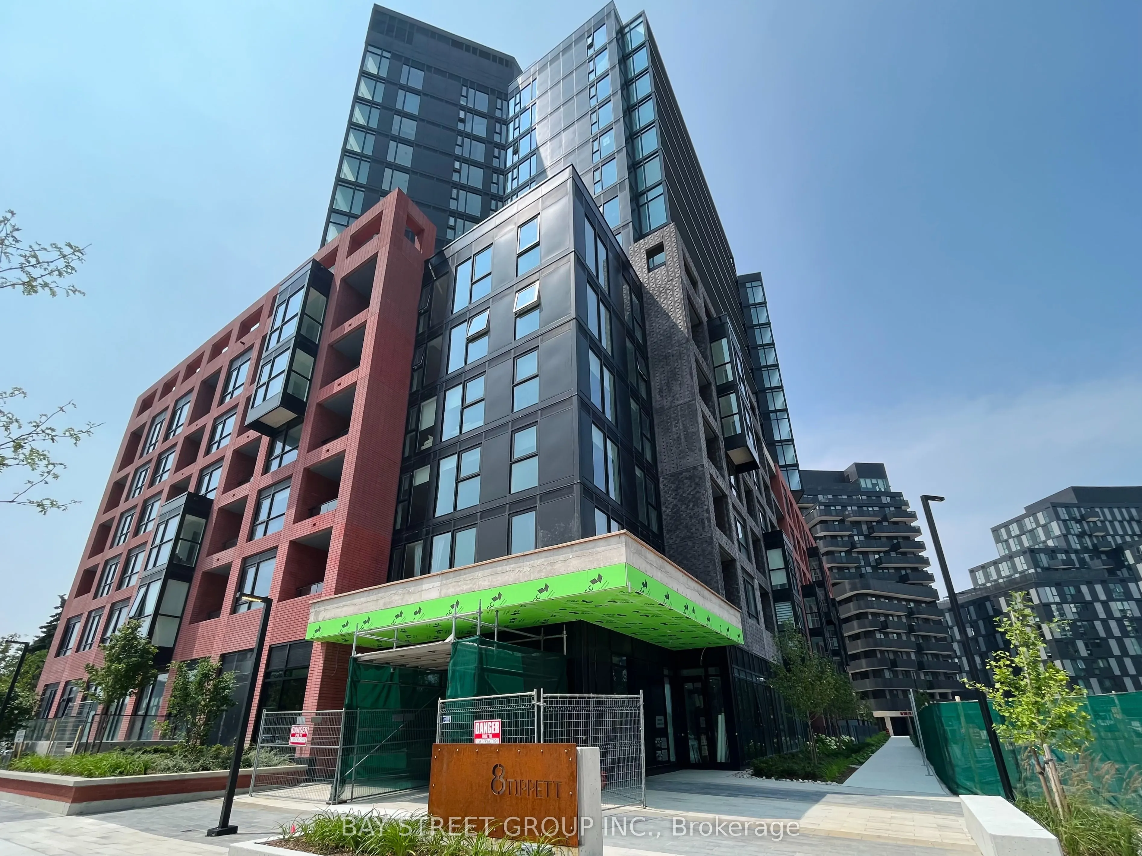 8 Tippett Rd Road, #817