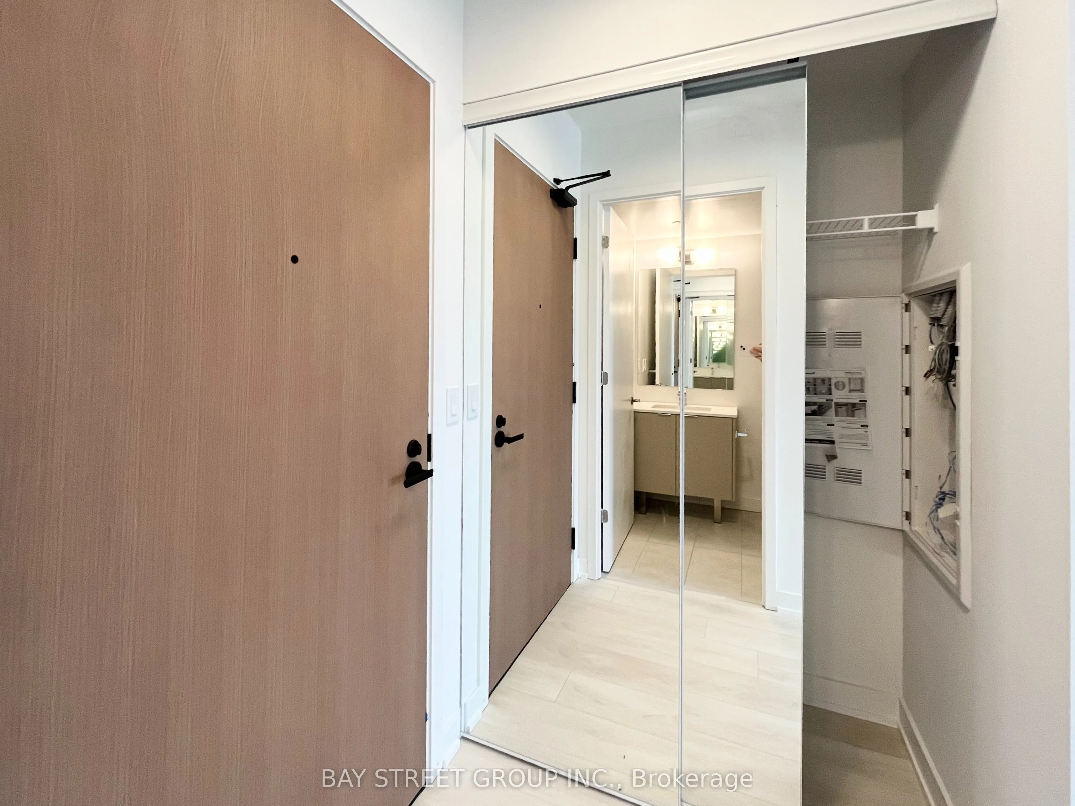 8 Tippett Rd Road, #817