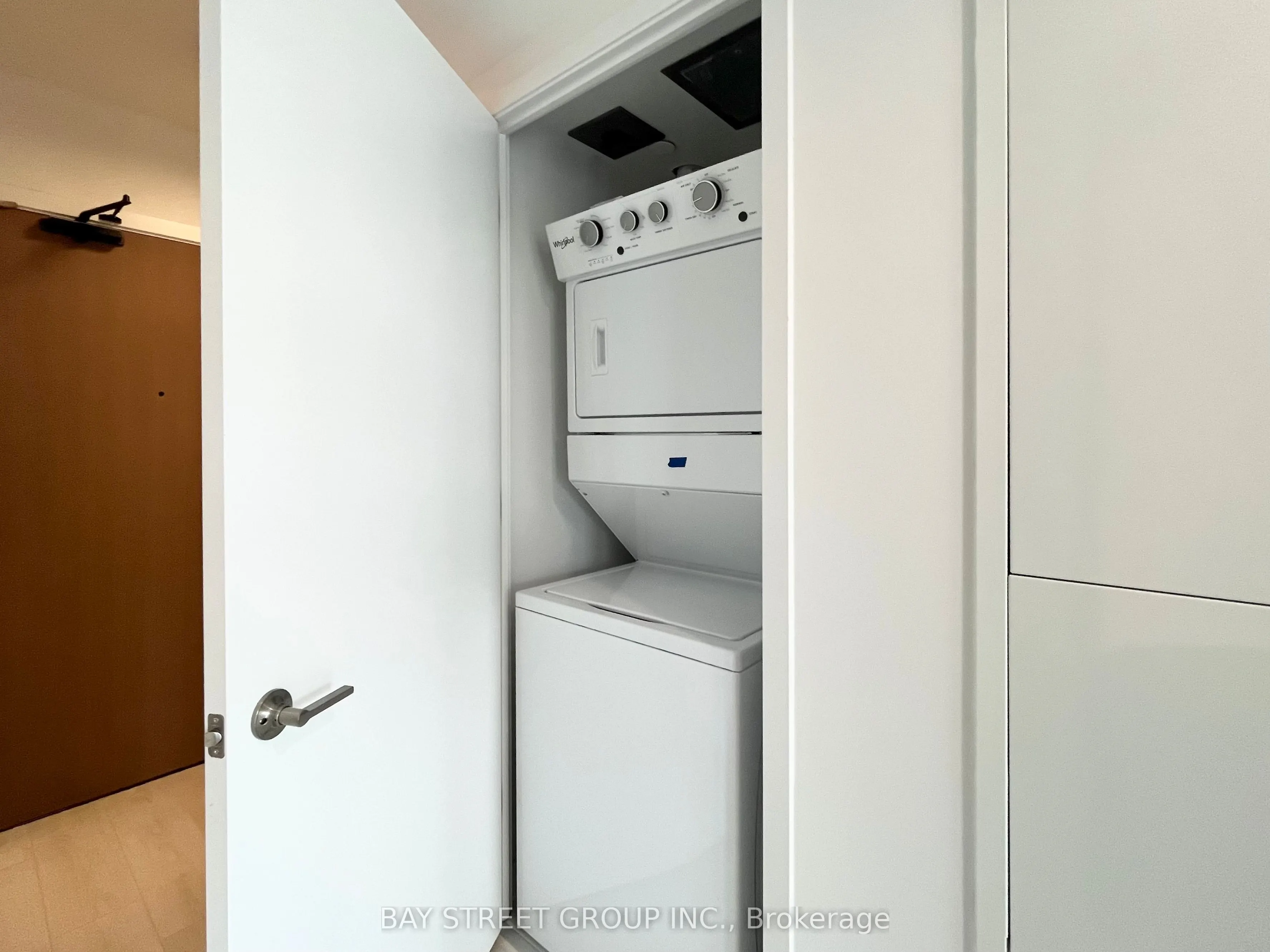 8 Tippett Rd Road, #817