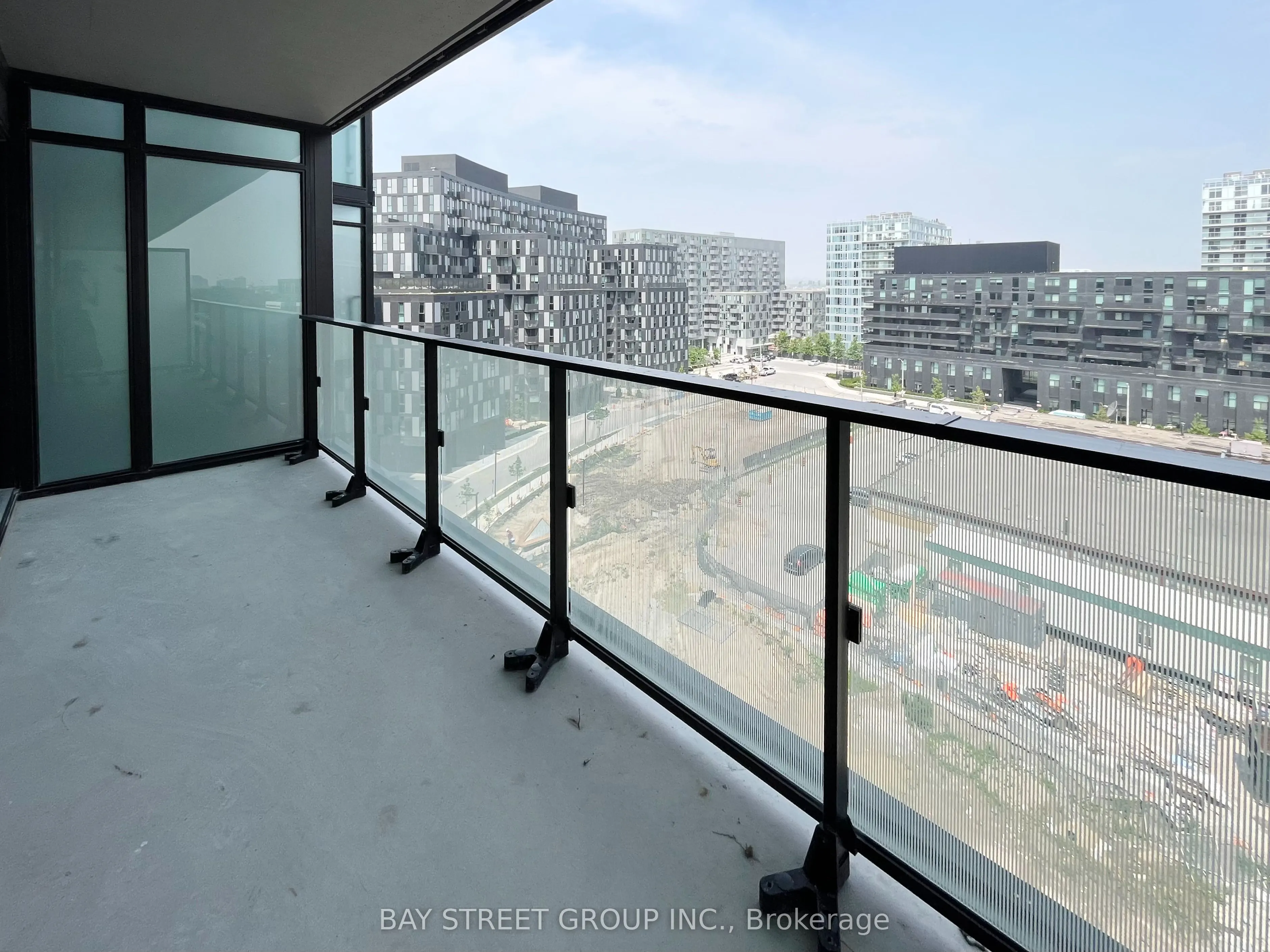 8 Tippett Rd Road, #817