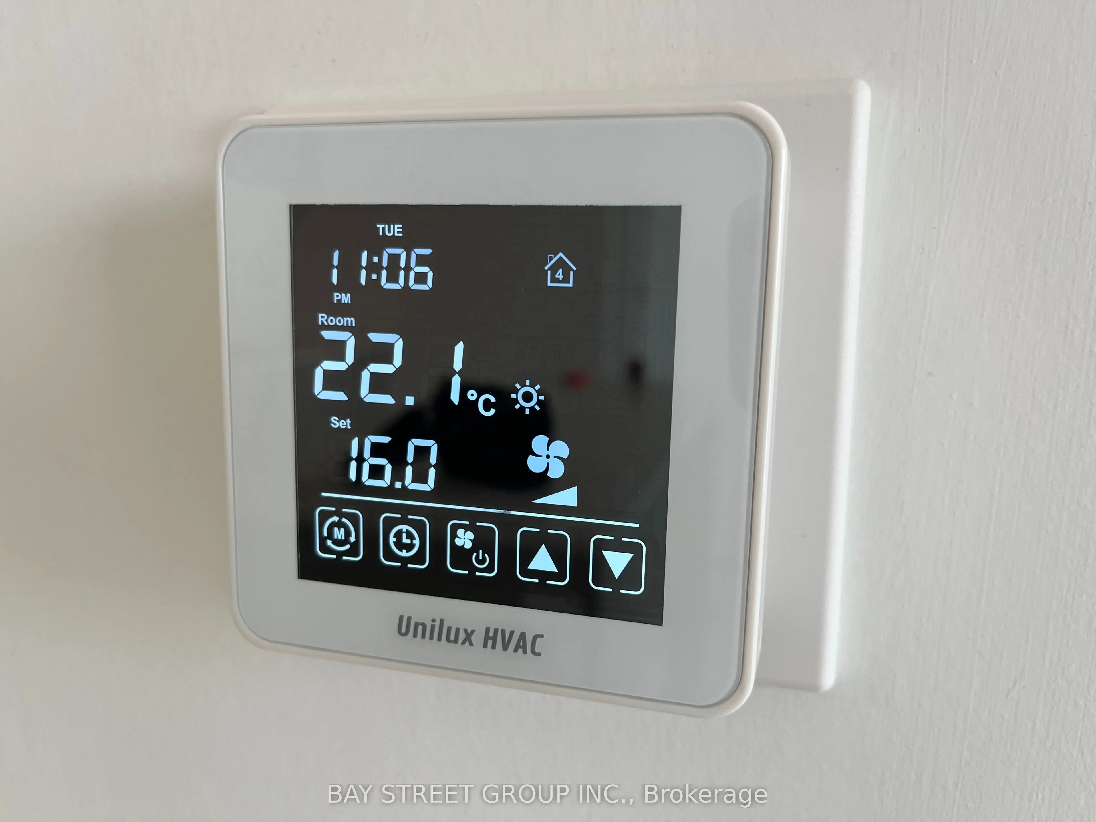 8 Tippett Rd Road, #817