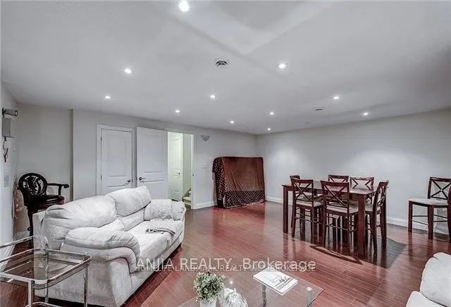 9 Oakburn Crescent, #Th30