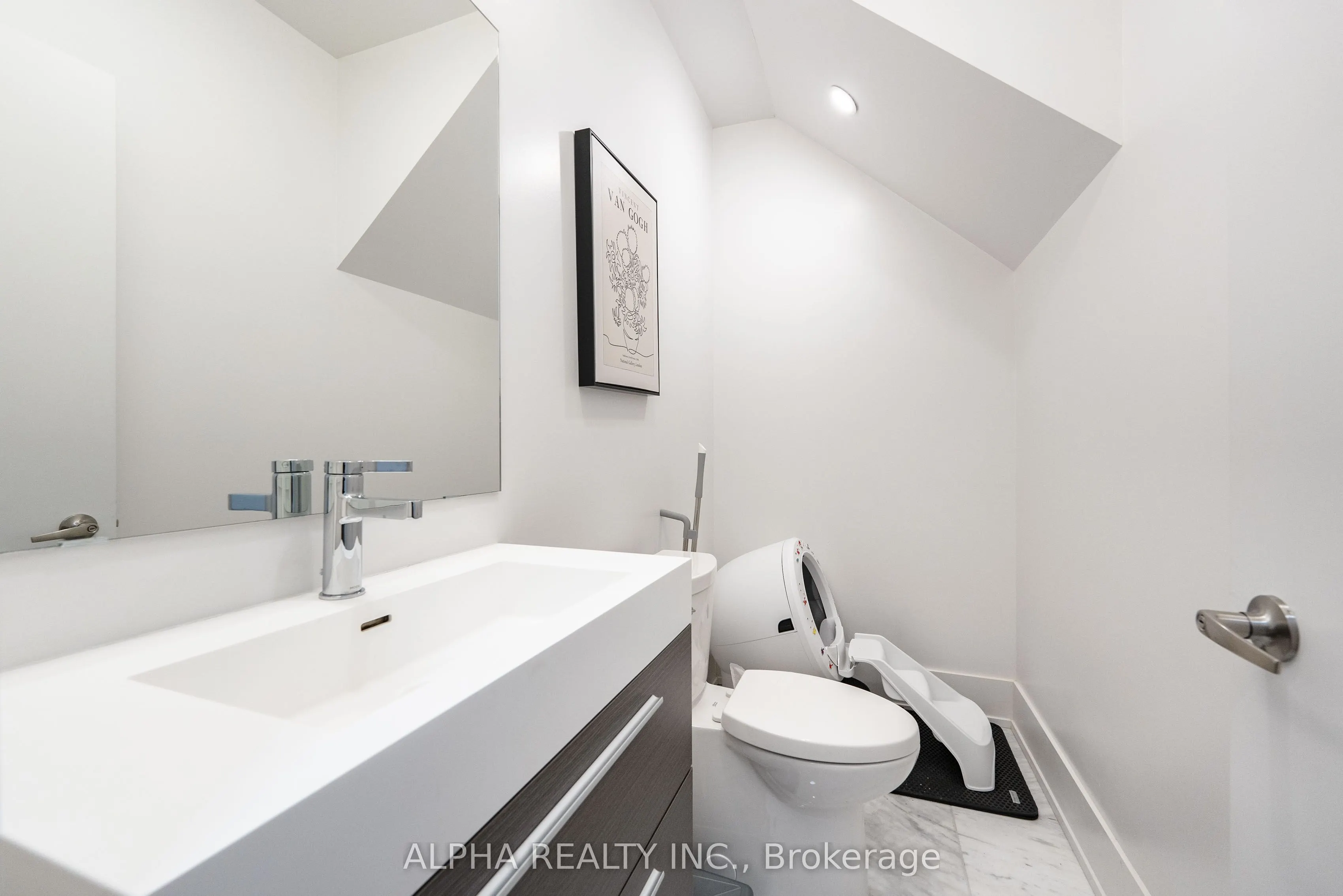 270 Davenport Road, #TH16