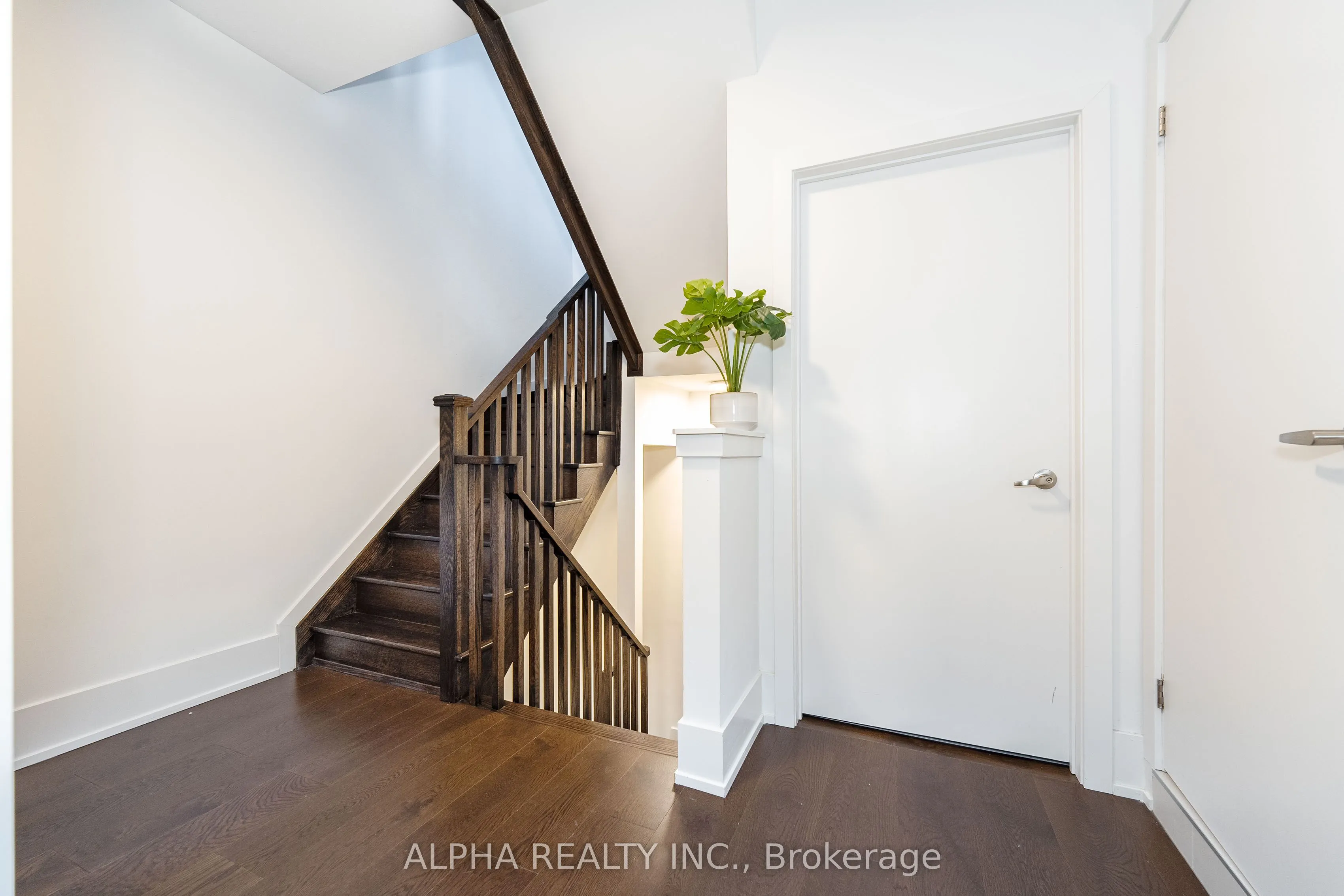 270 Davenport Road, #TH16