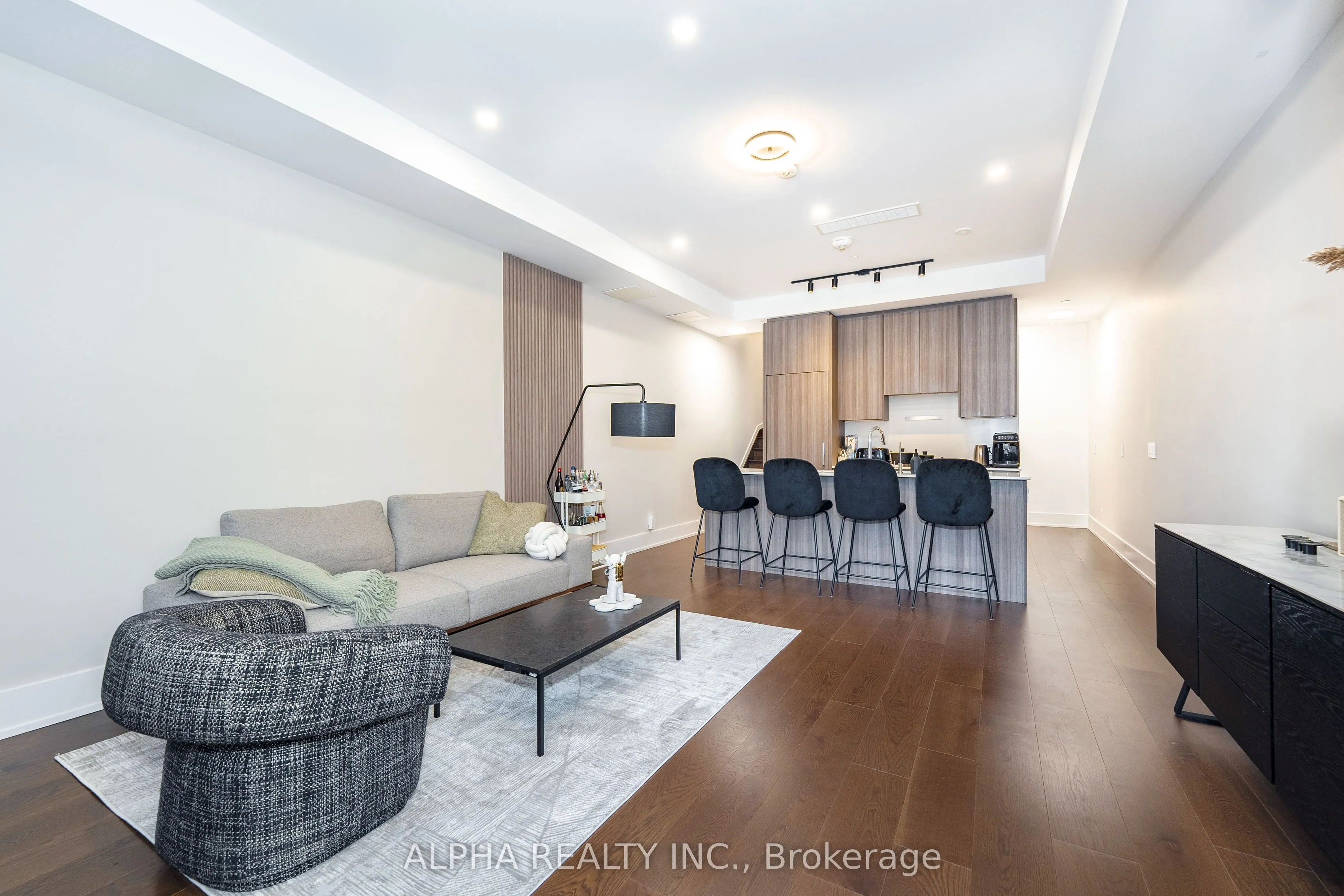 270 Davenport Road, #TH16