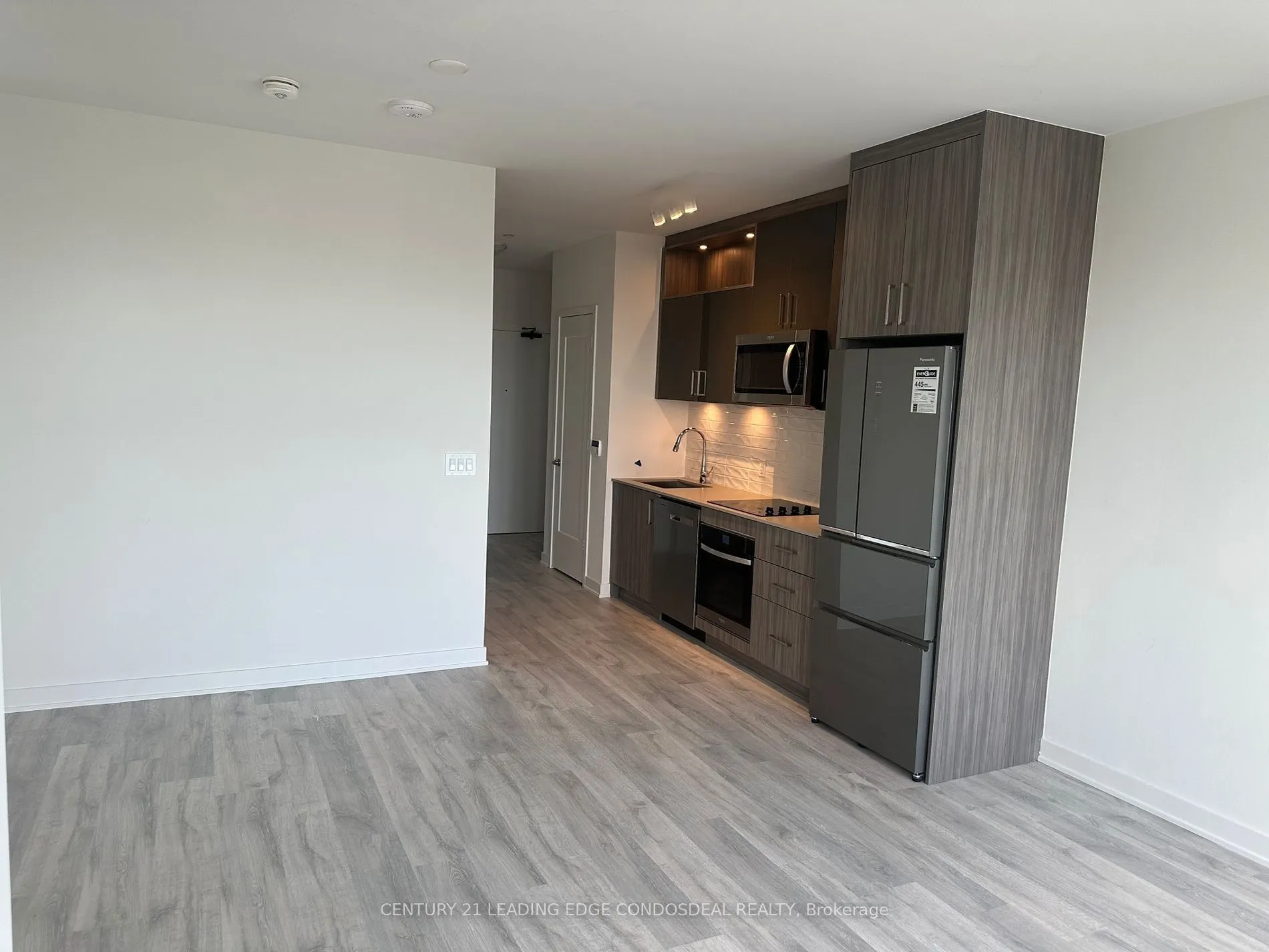 70 Princess Street, #PH3007