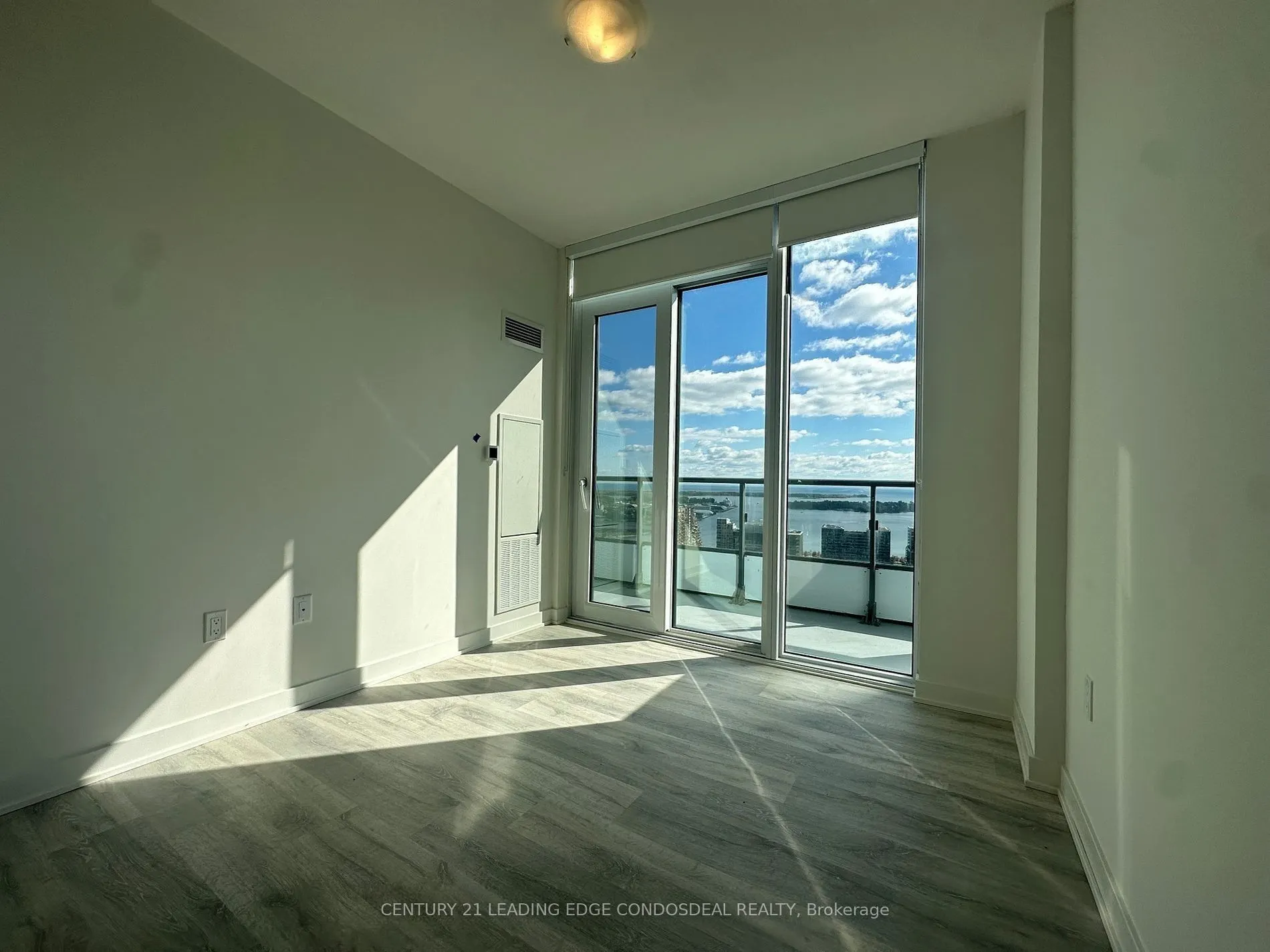 70 Princess Street, #PH3007