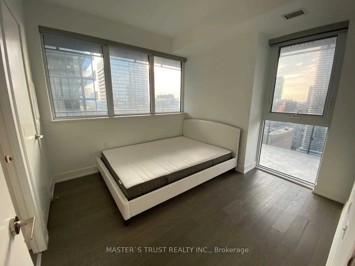 7 Grenville Street, #2205