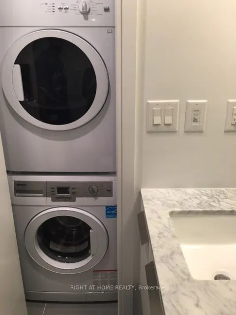 42 Charles Street E, #1406