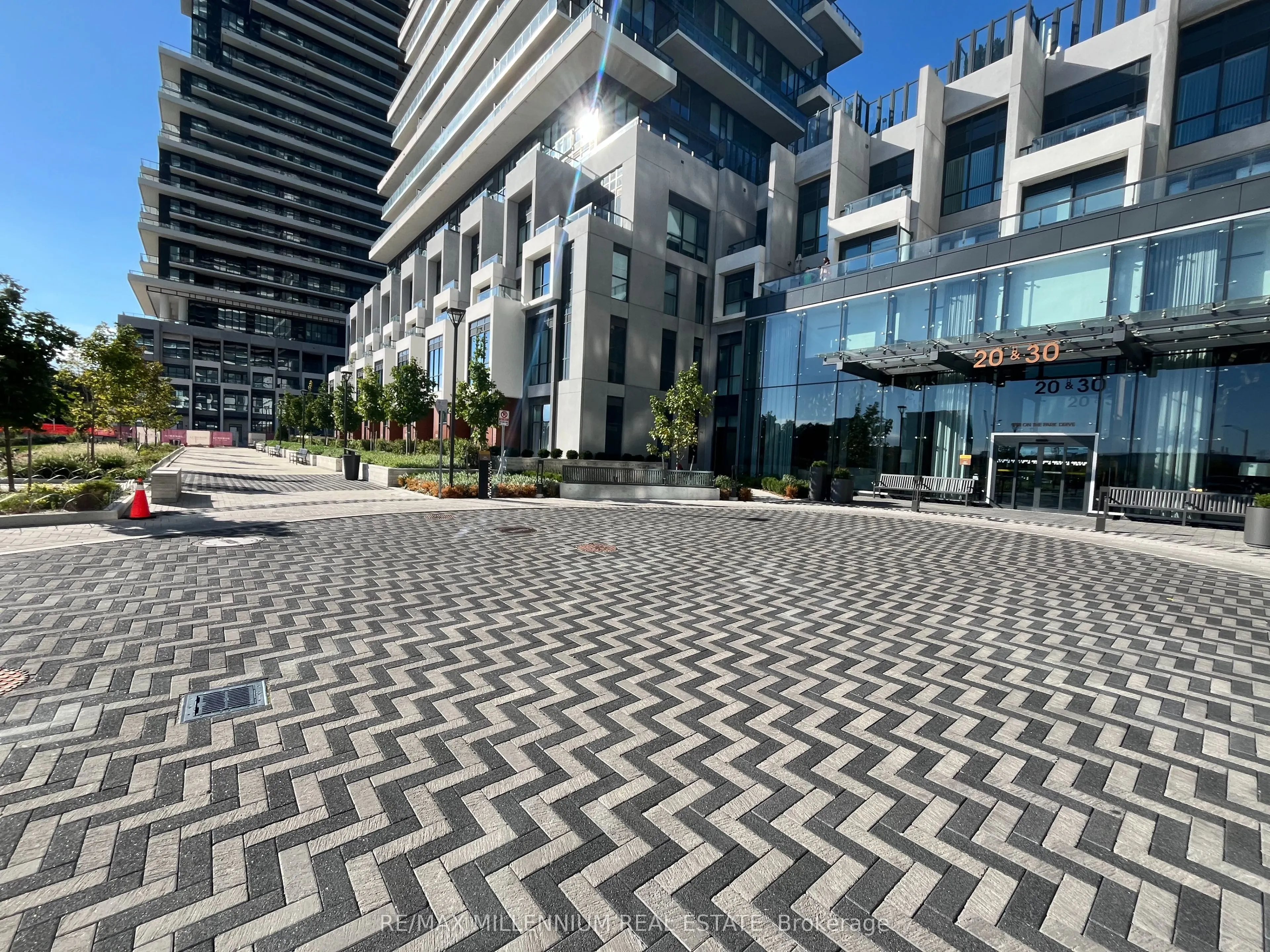 30 Inn On The Park Drive, #306