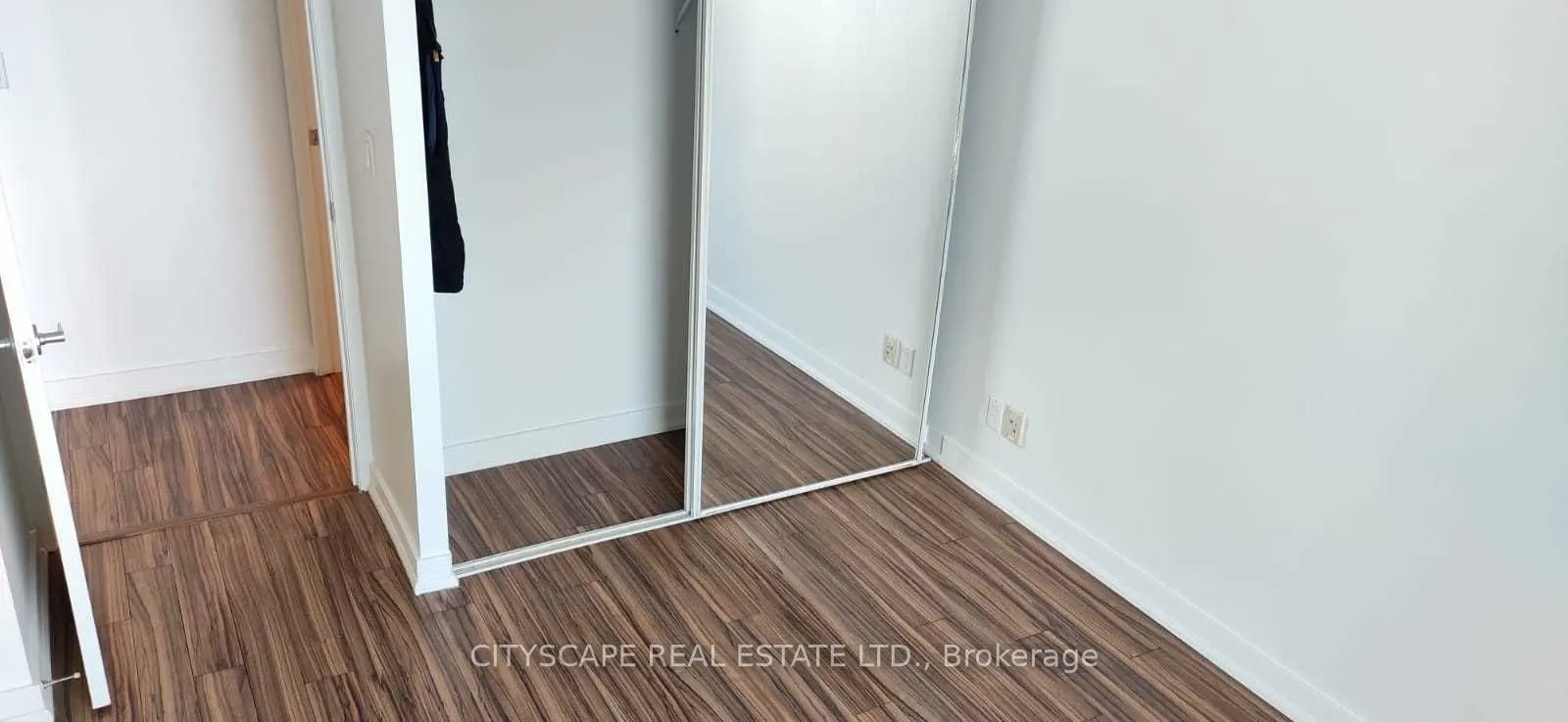 397 Front Street W, #1905