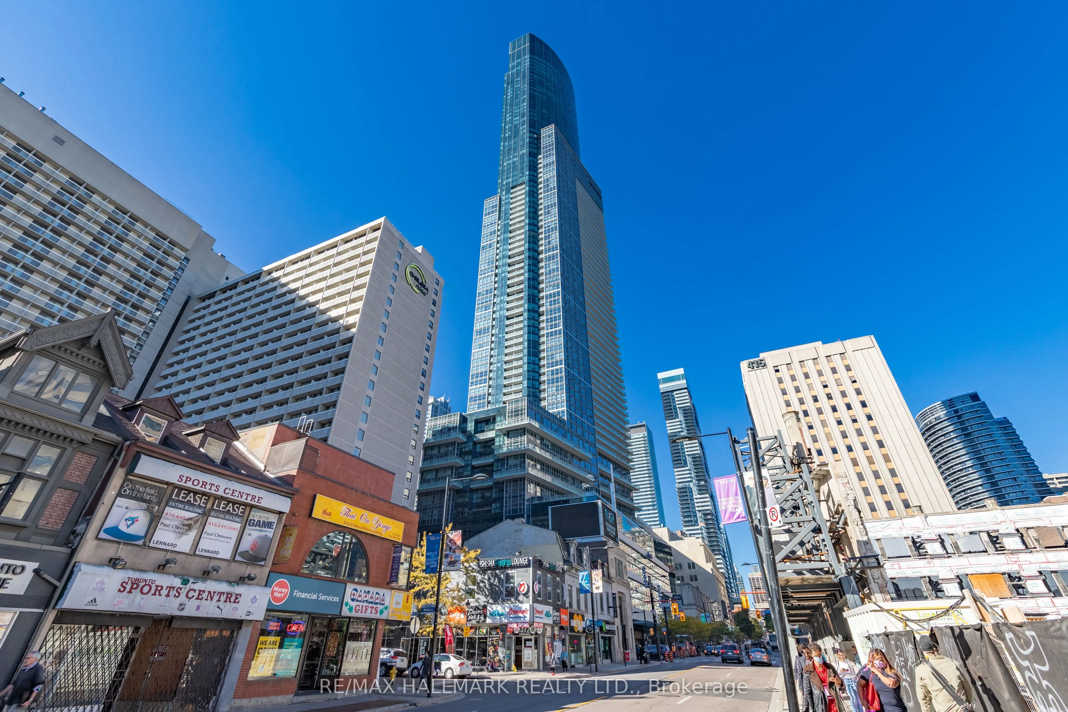 386 Yonge Street, #1703