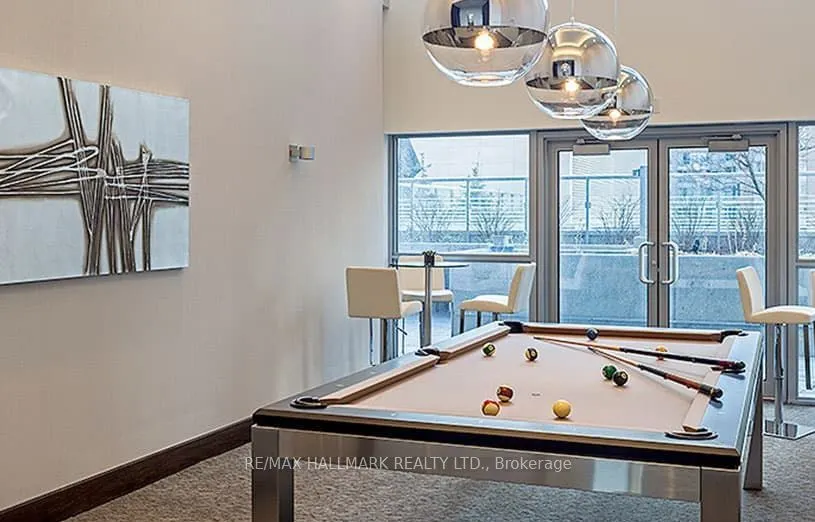 386 Yonge Street, #1703