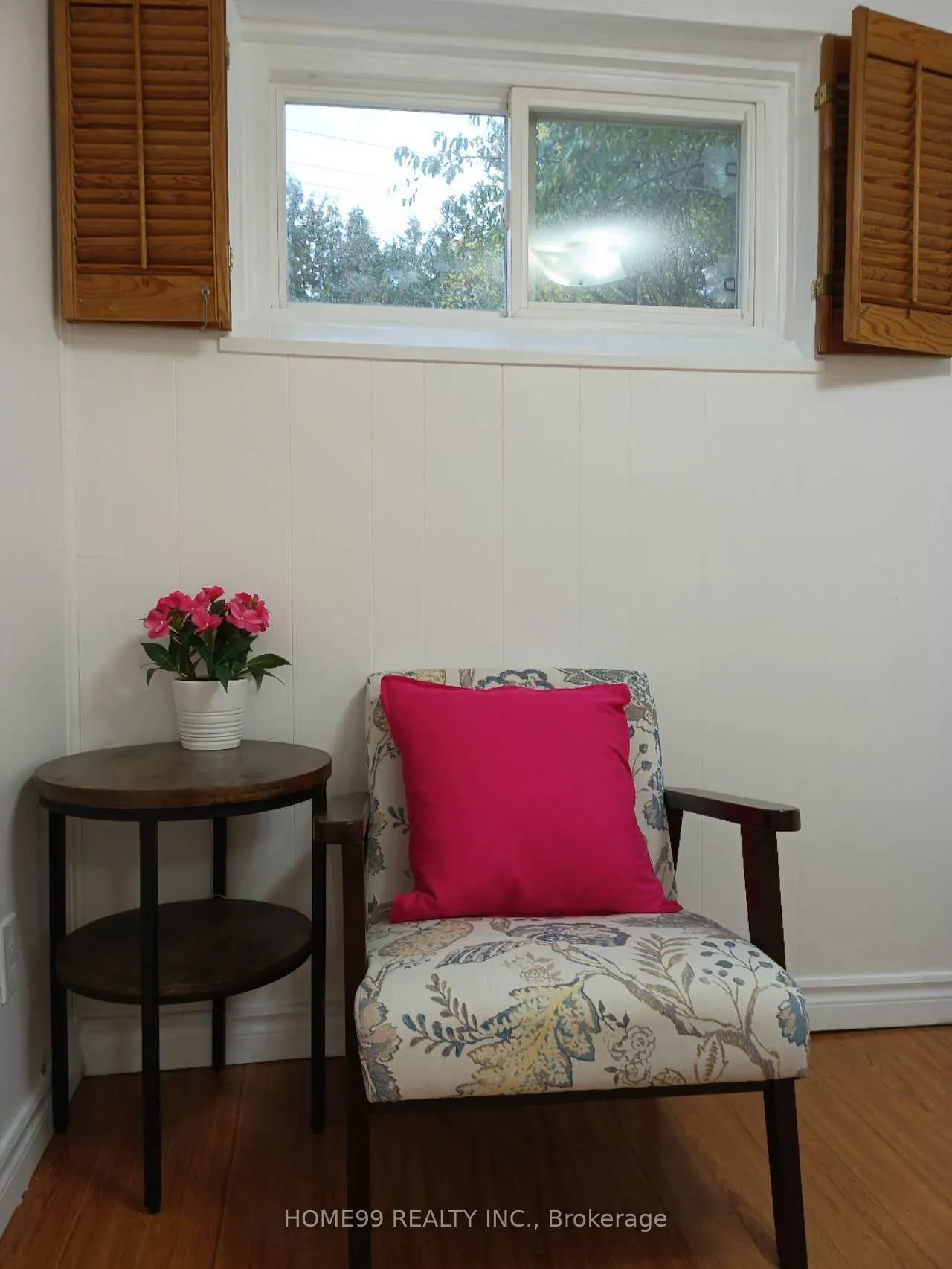 137 Pineway Boulevard, #lower