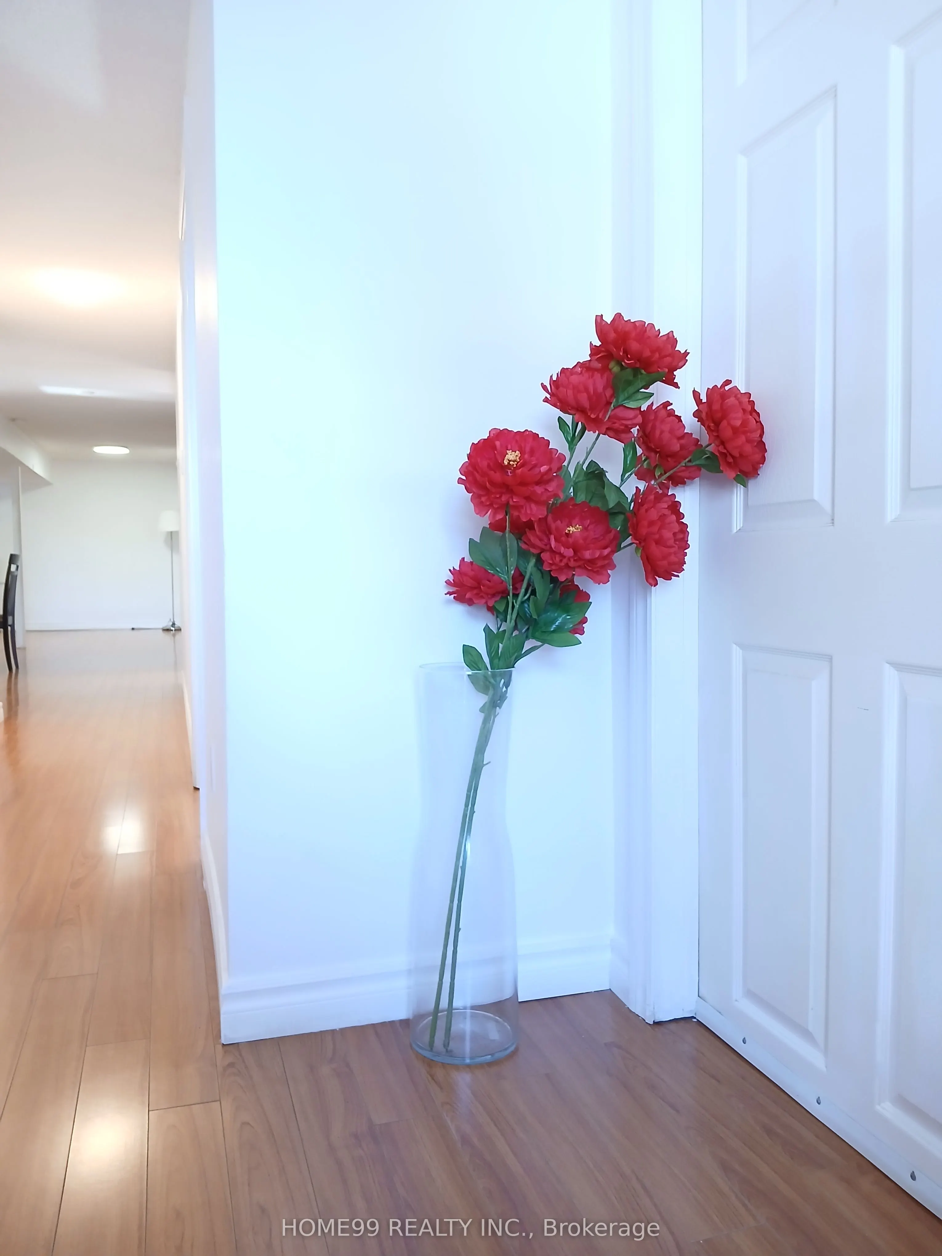 137 Pineway Boulevard, #lower