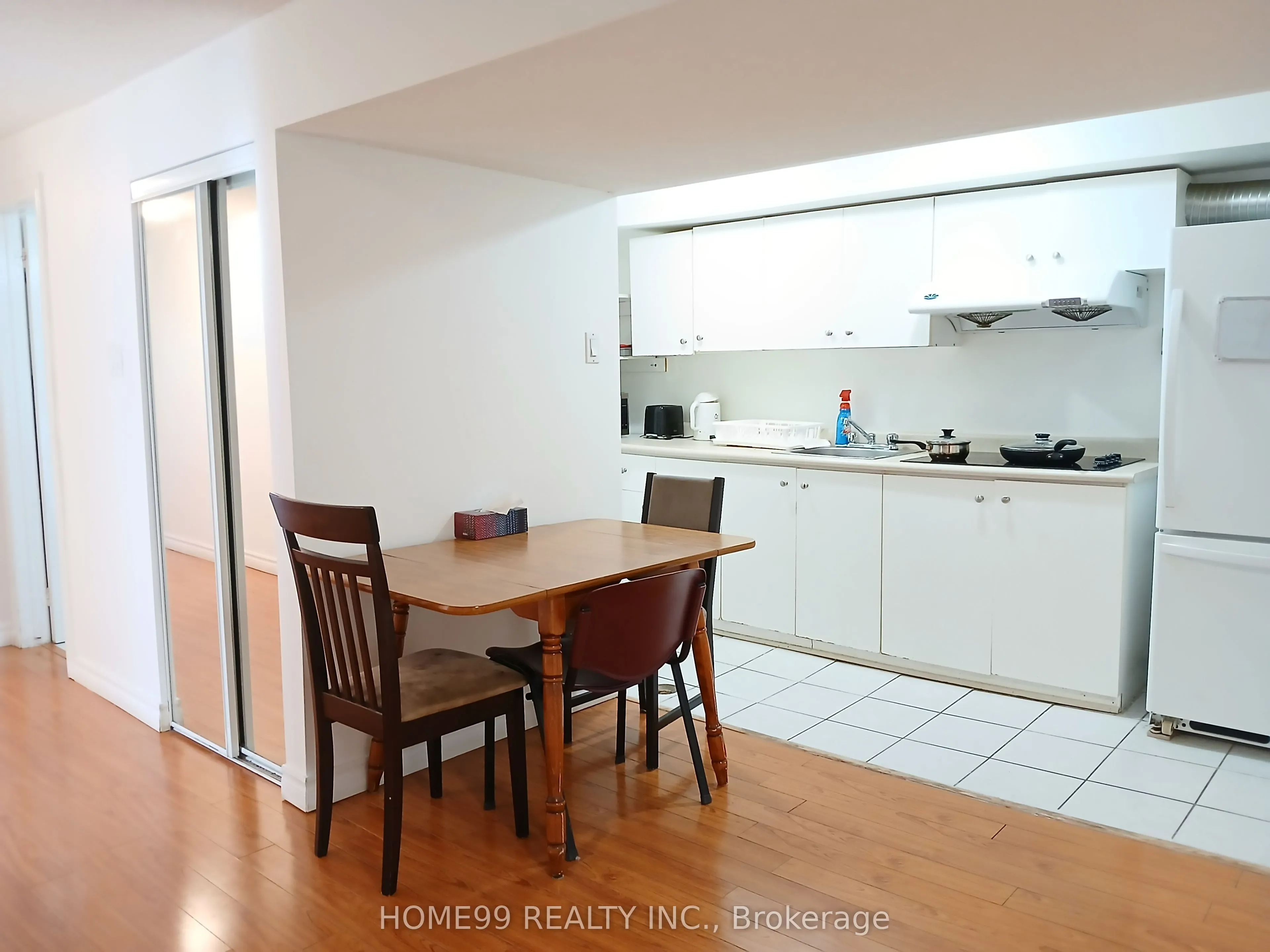 137 Pineway Boulevard, #lower