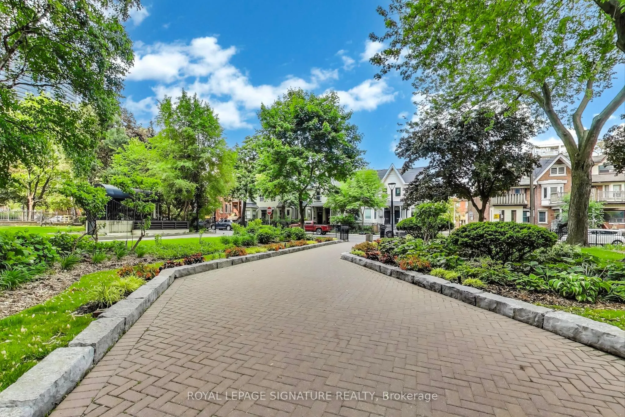 40 Homewood Avenue #807