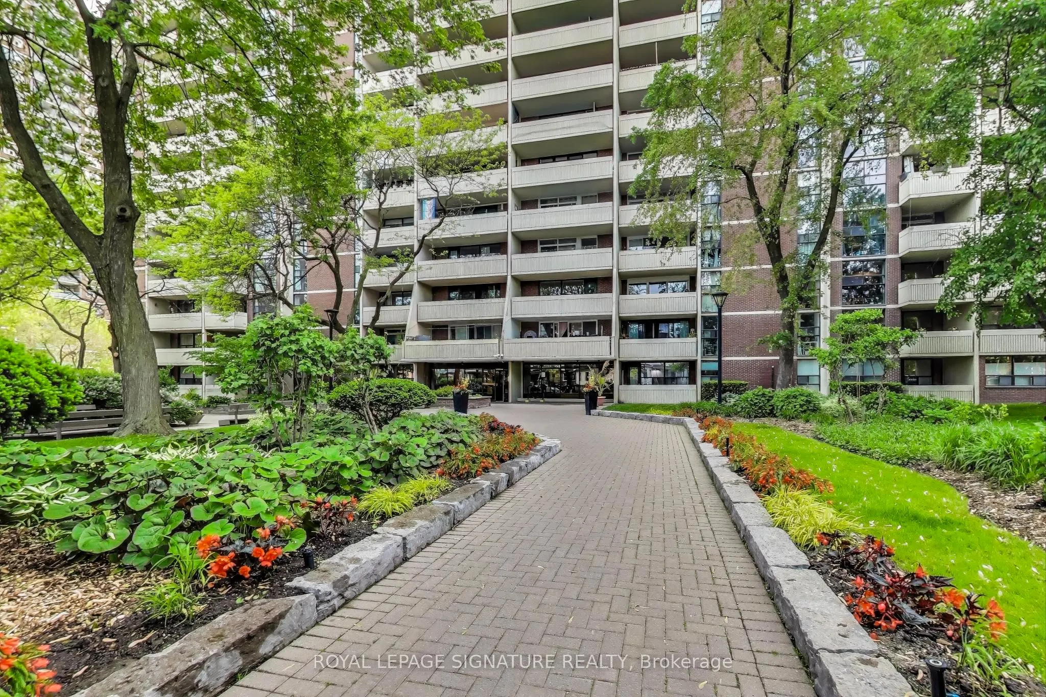 40 Homewood Avenue #807