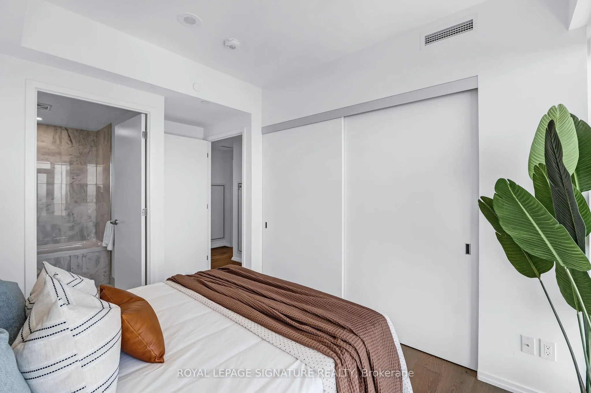 5 Soudan Avenue #2814
