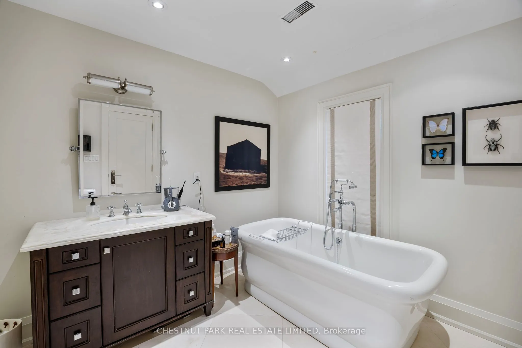230 Strathallan Wood