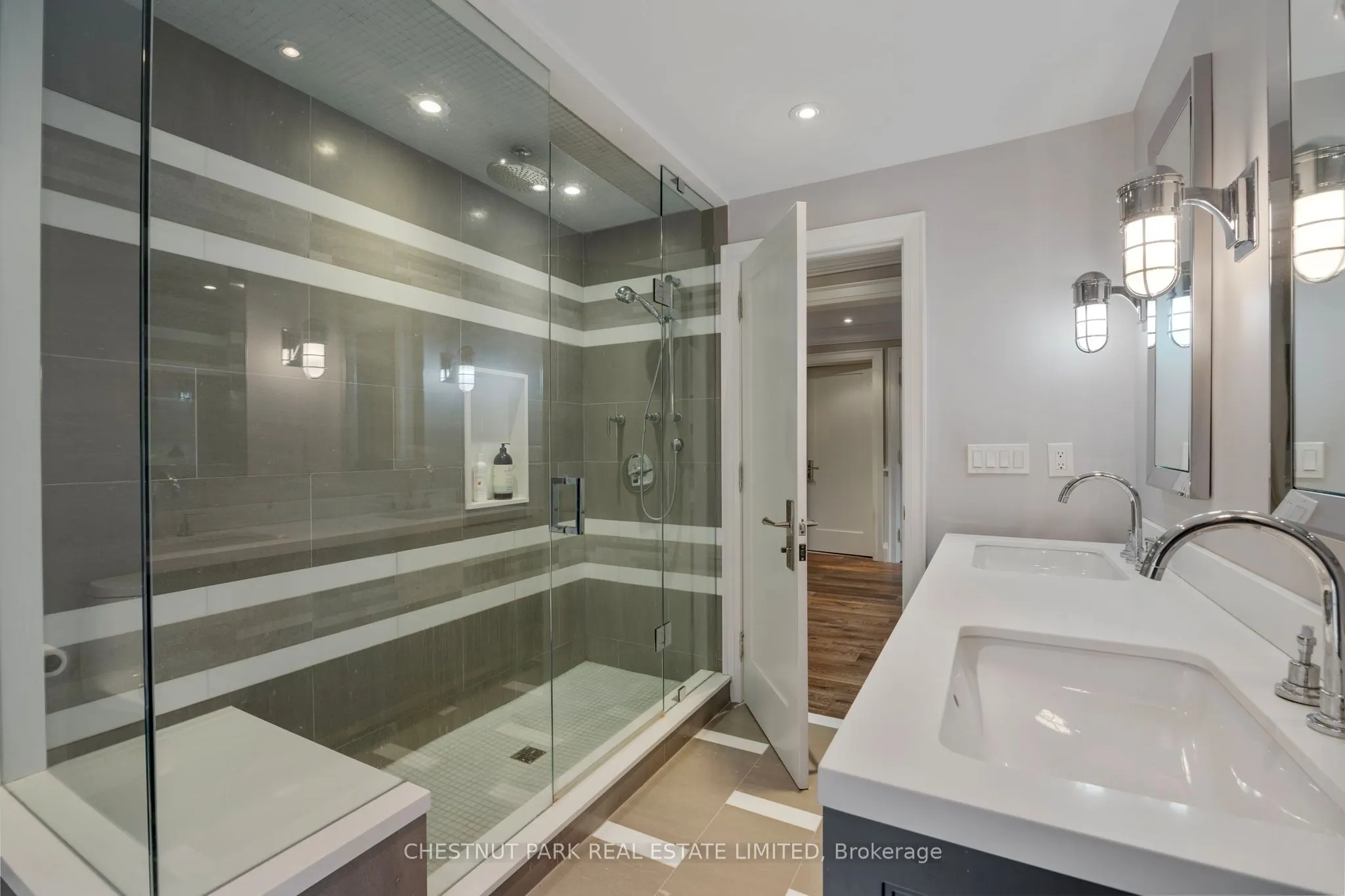 230 Strathallan Wood