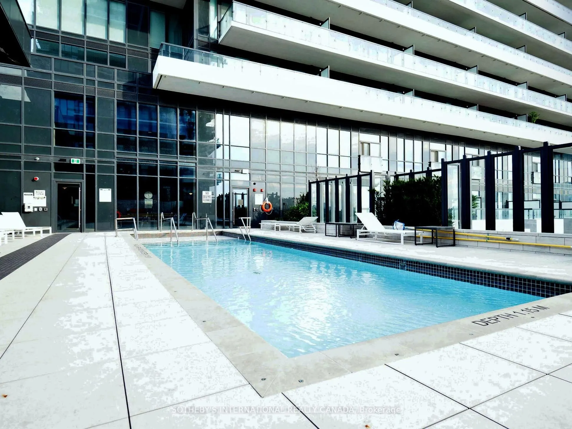 30 Inn On the Park Drive #518