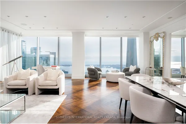 183 Wellington Street W #4104