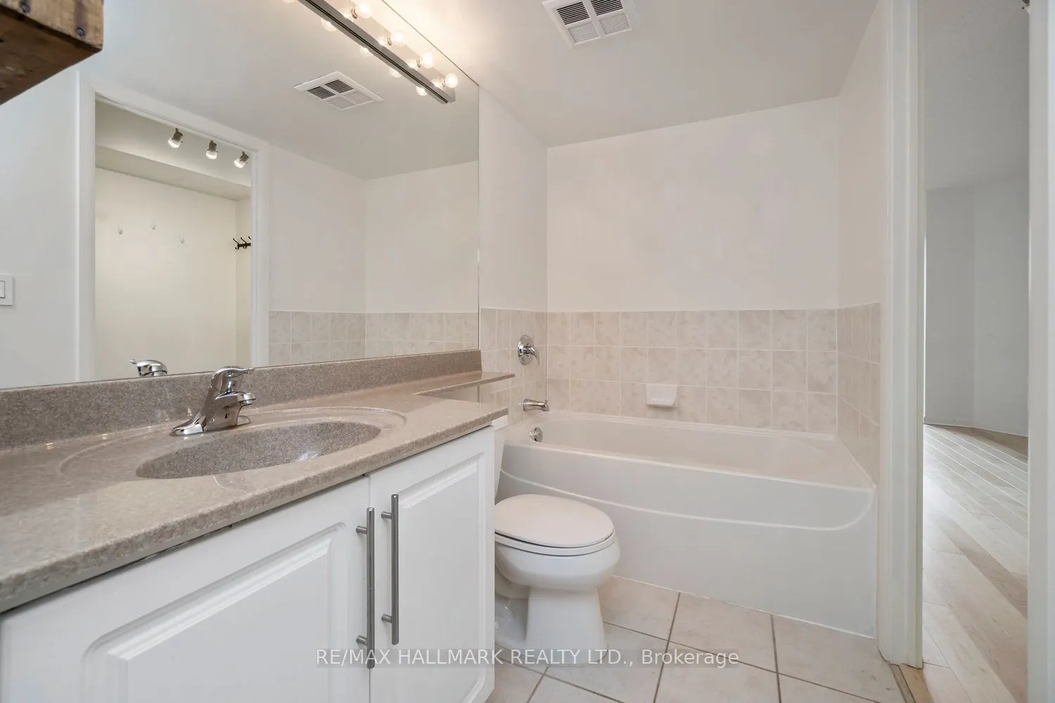 219 Fort York Boulevard #410