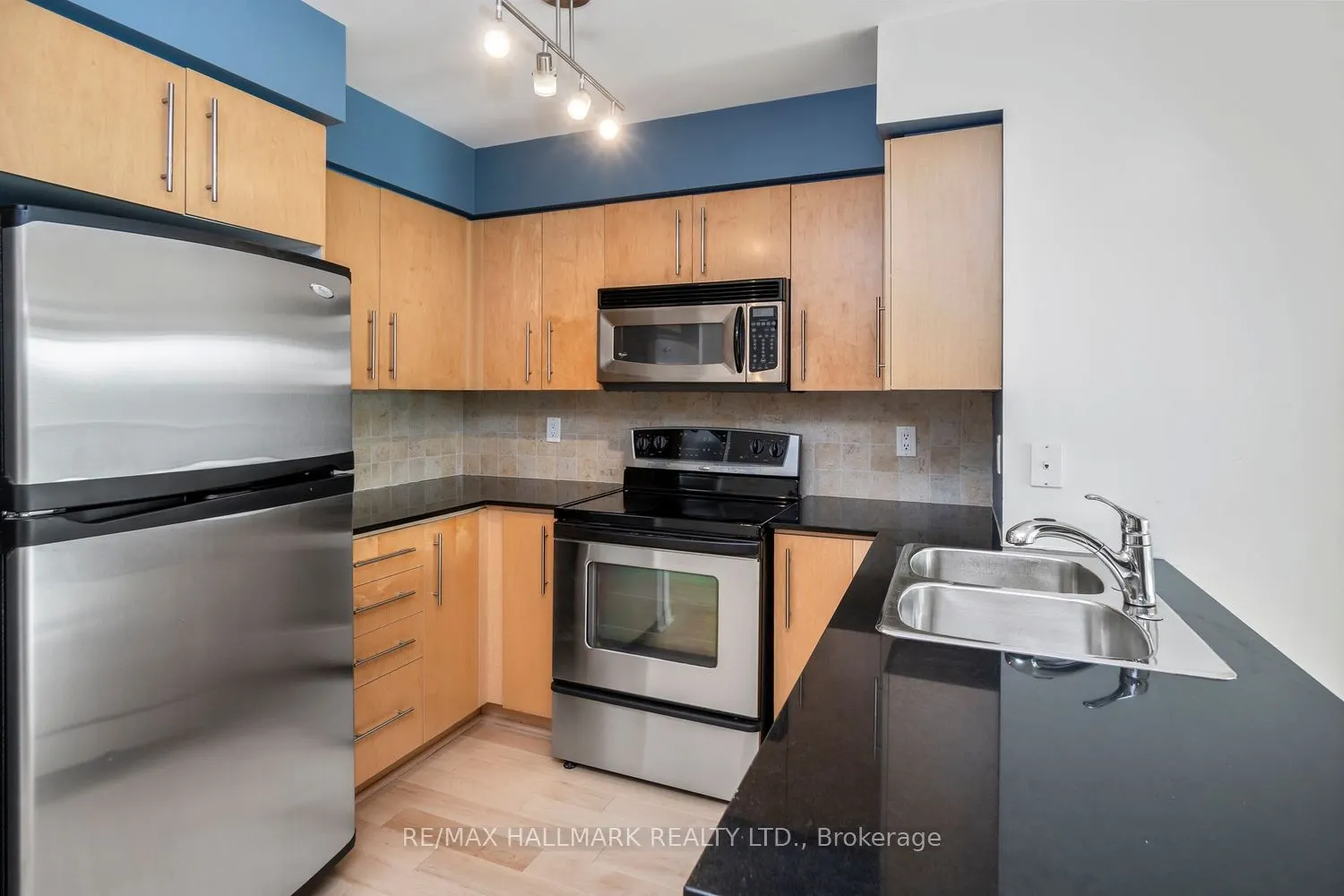 219 Fort York Boulevard #410