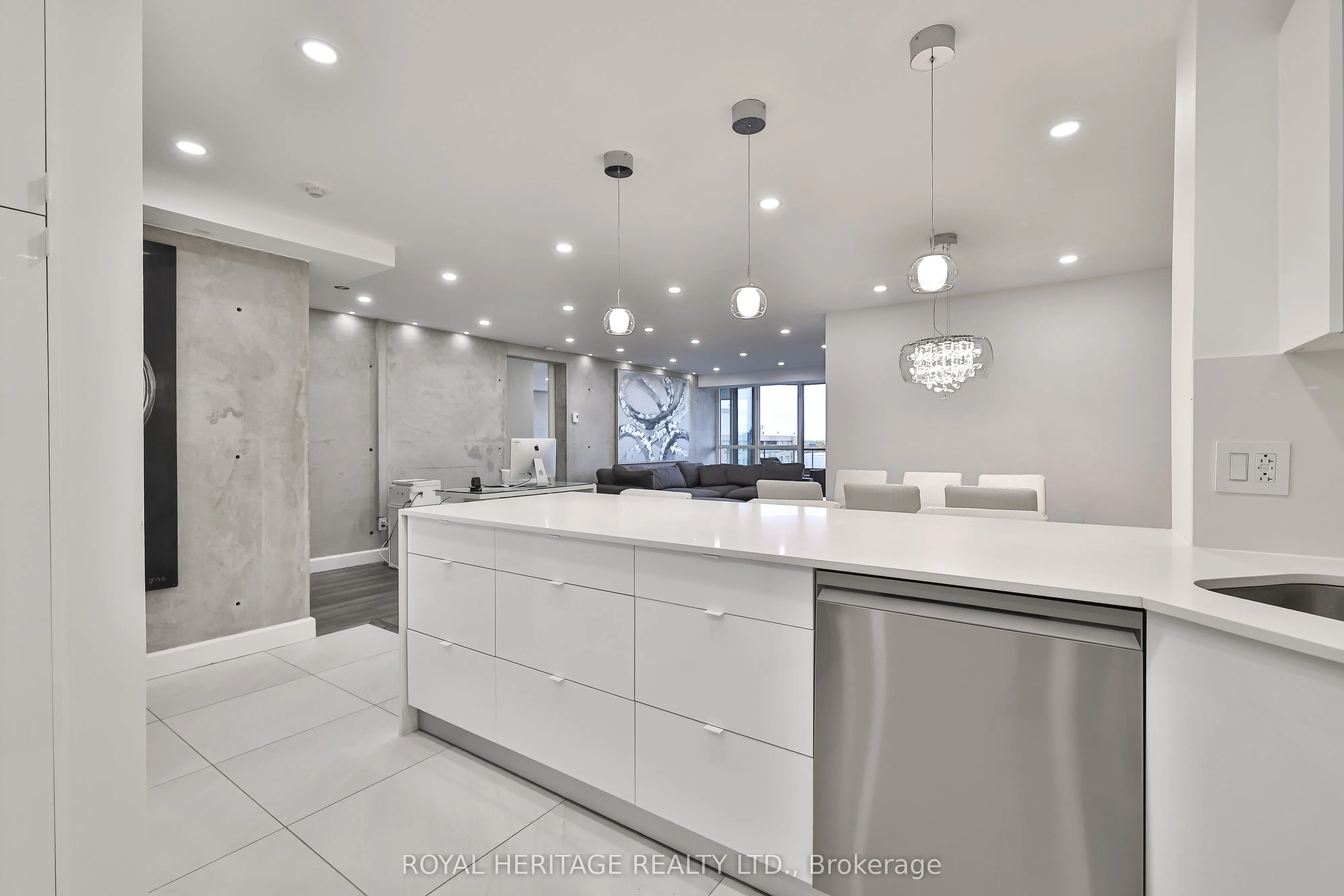 10 Torresdale Avenue #801