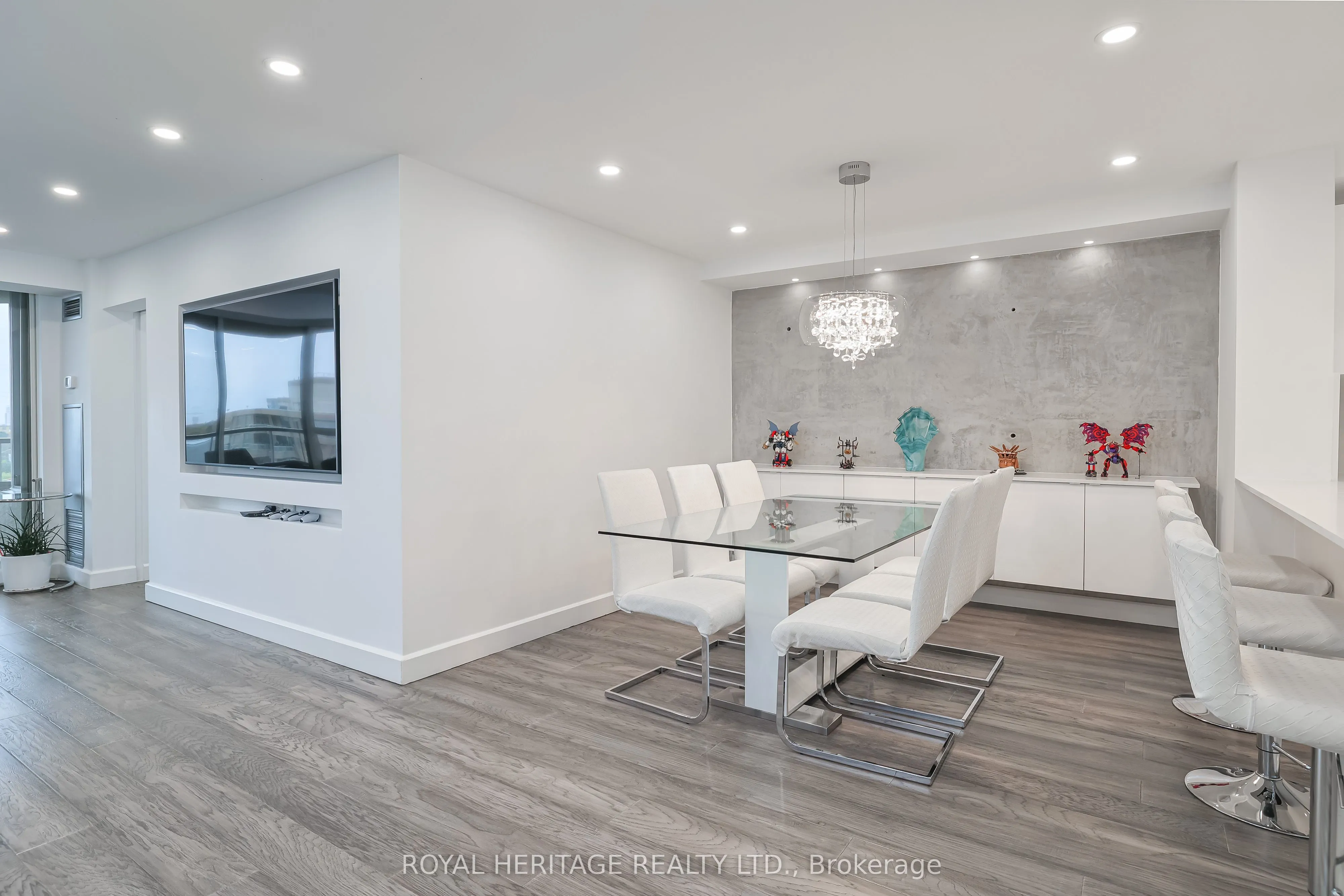 10 Torresdale Avenue #801