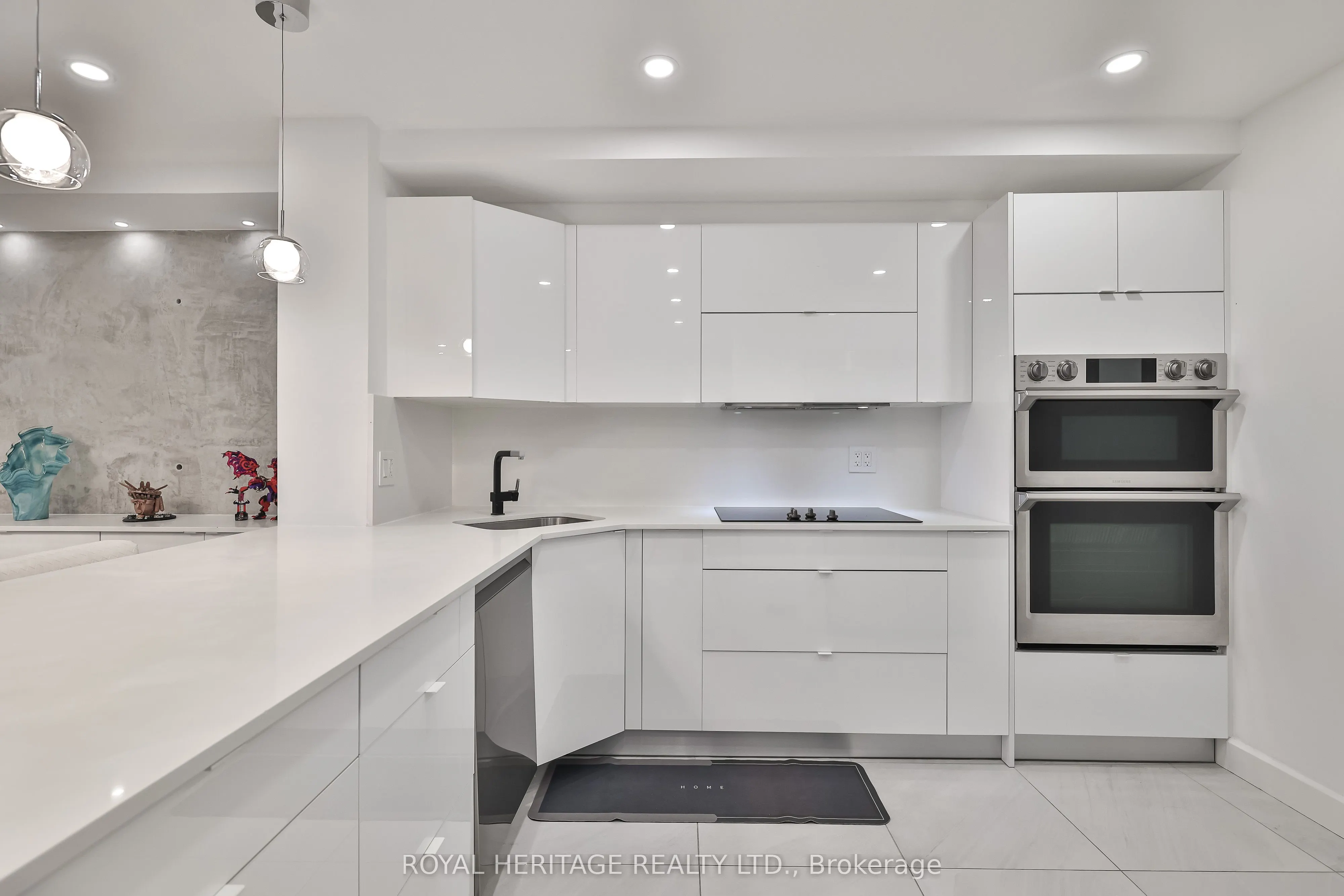 10 Torresdale Avenue #801