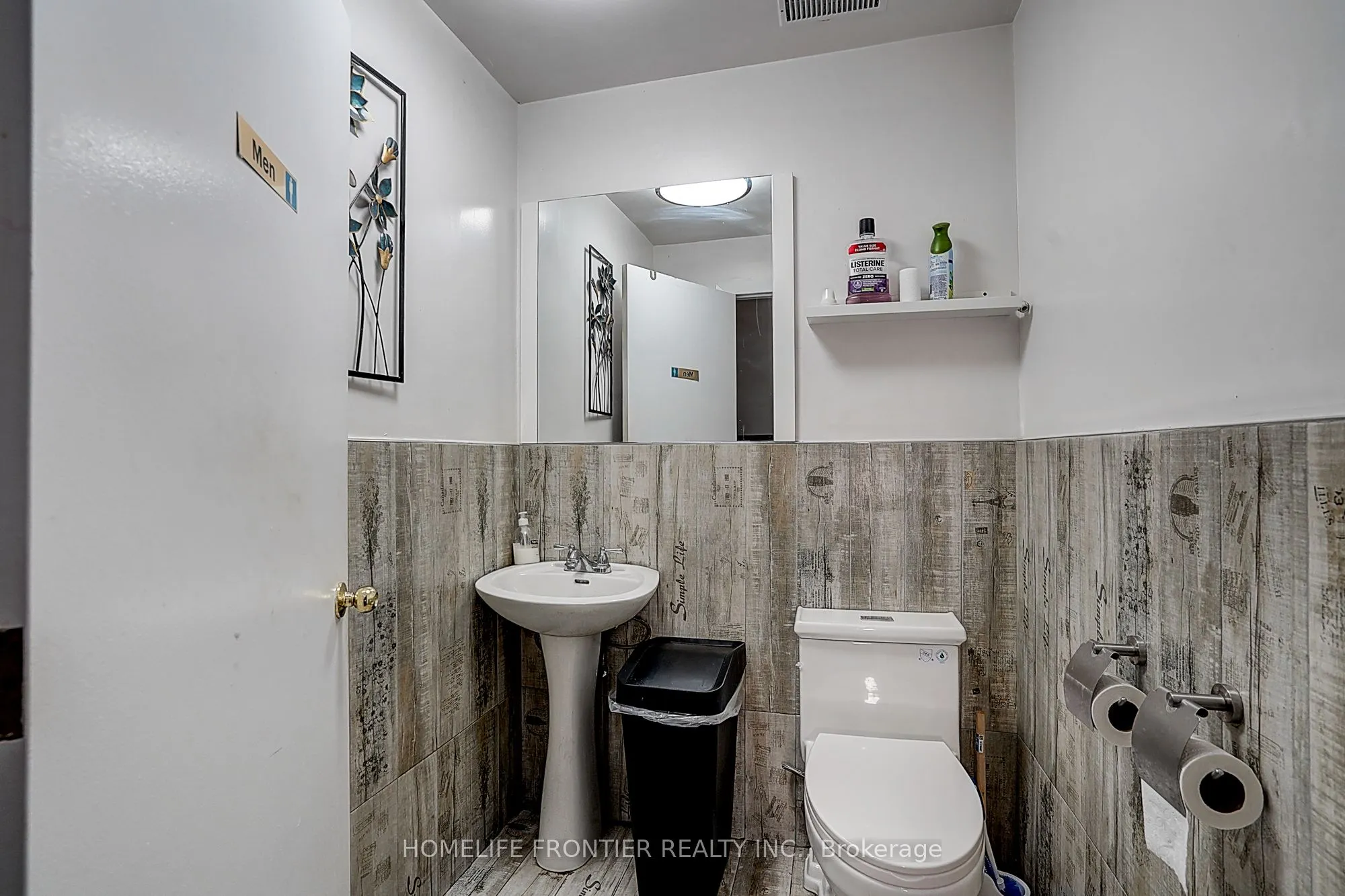482 Bloor Street W