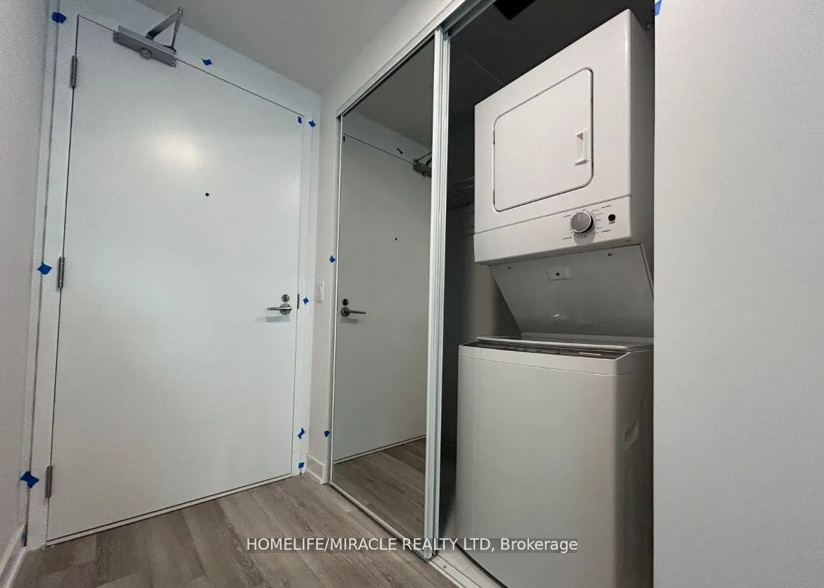 230 Simcoe Street #2421