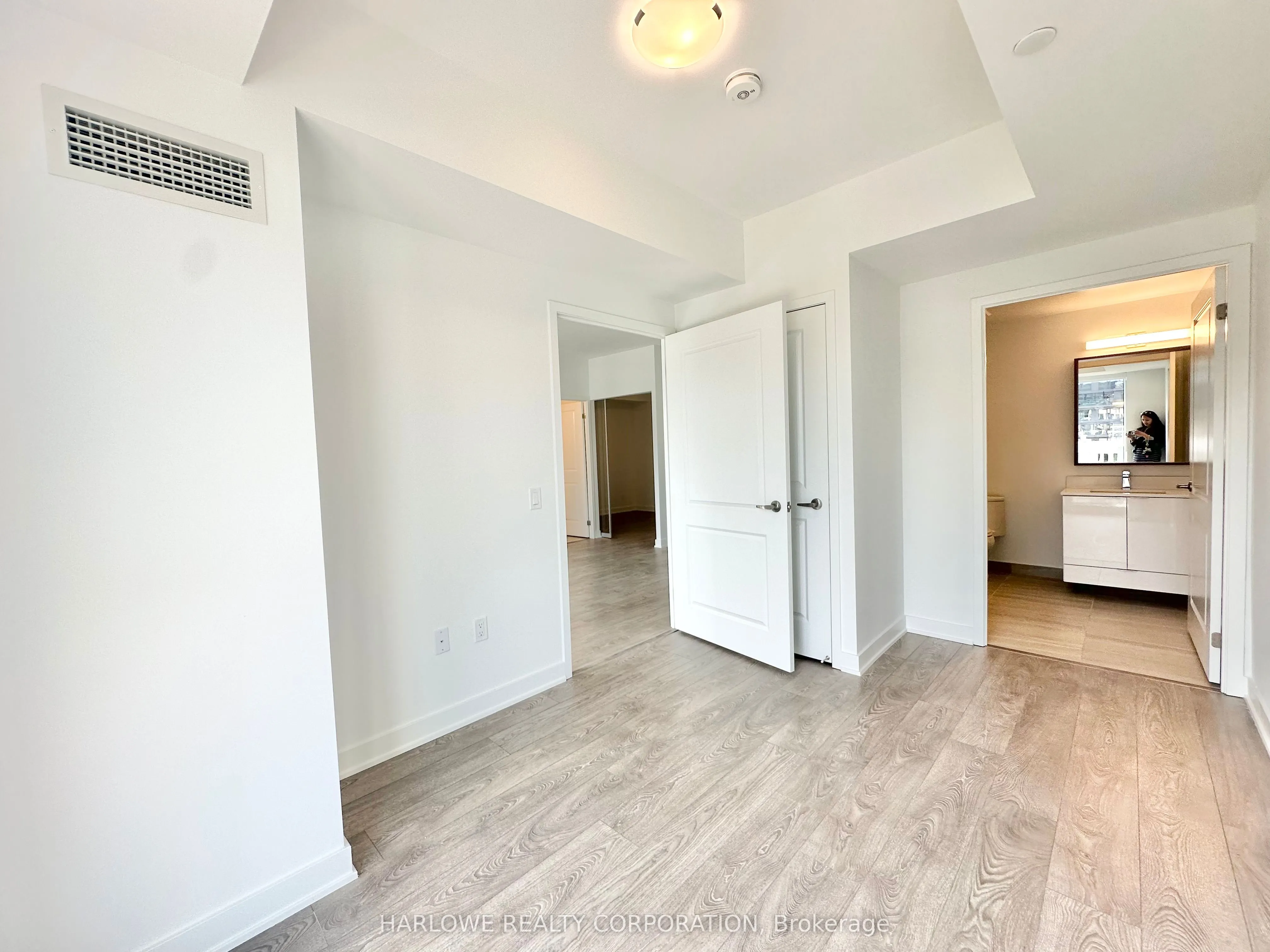 543 Richmond Street W #1008