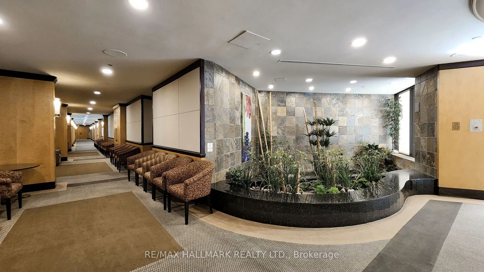 89 Skymark Drive #1610