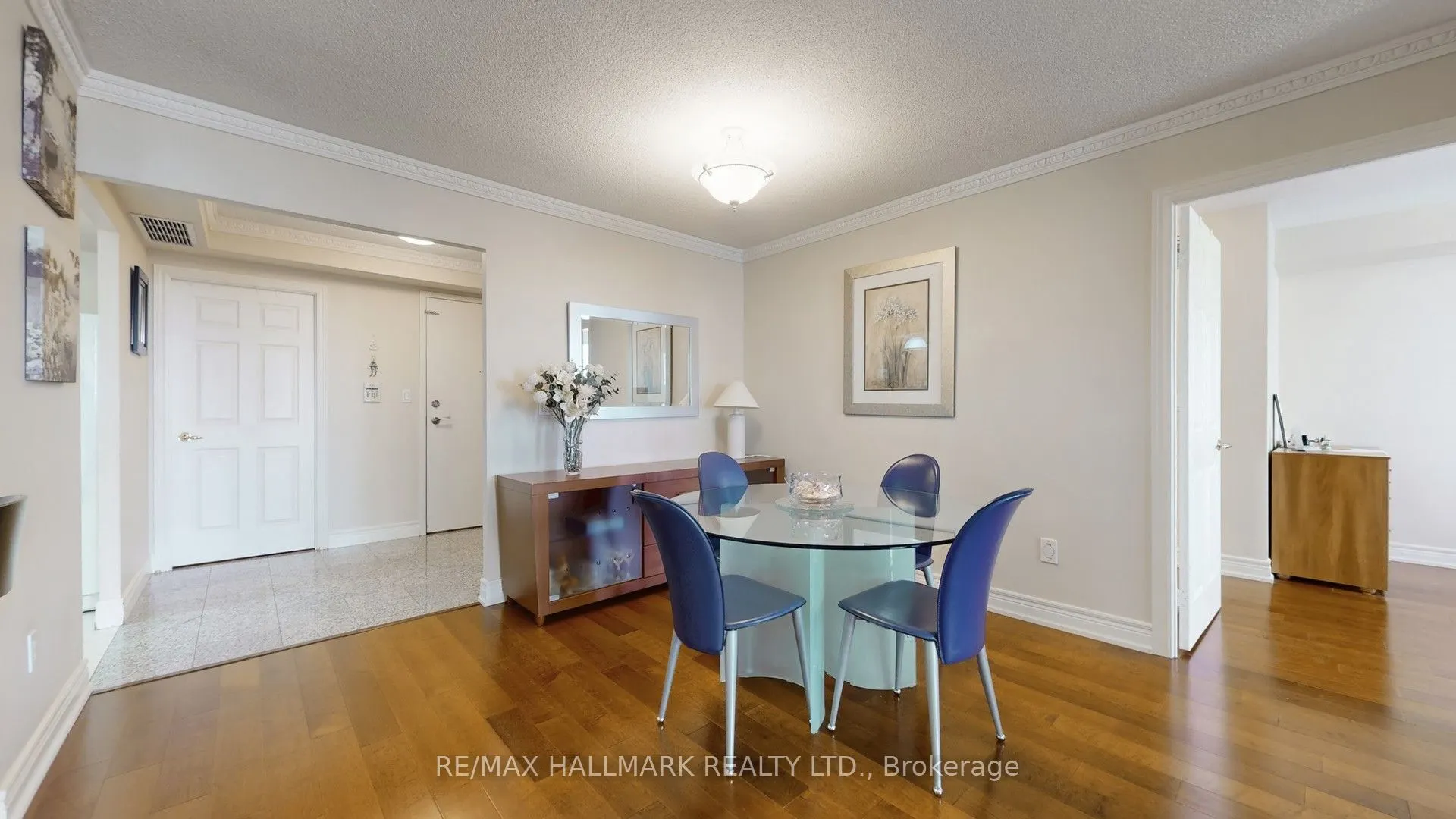 89 Skymark Drive #1610
