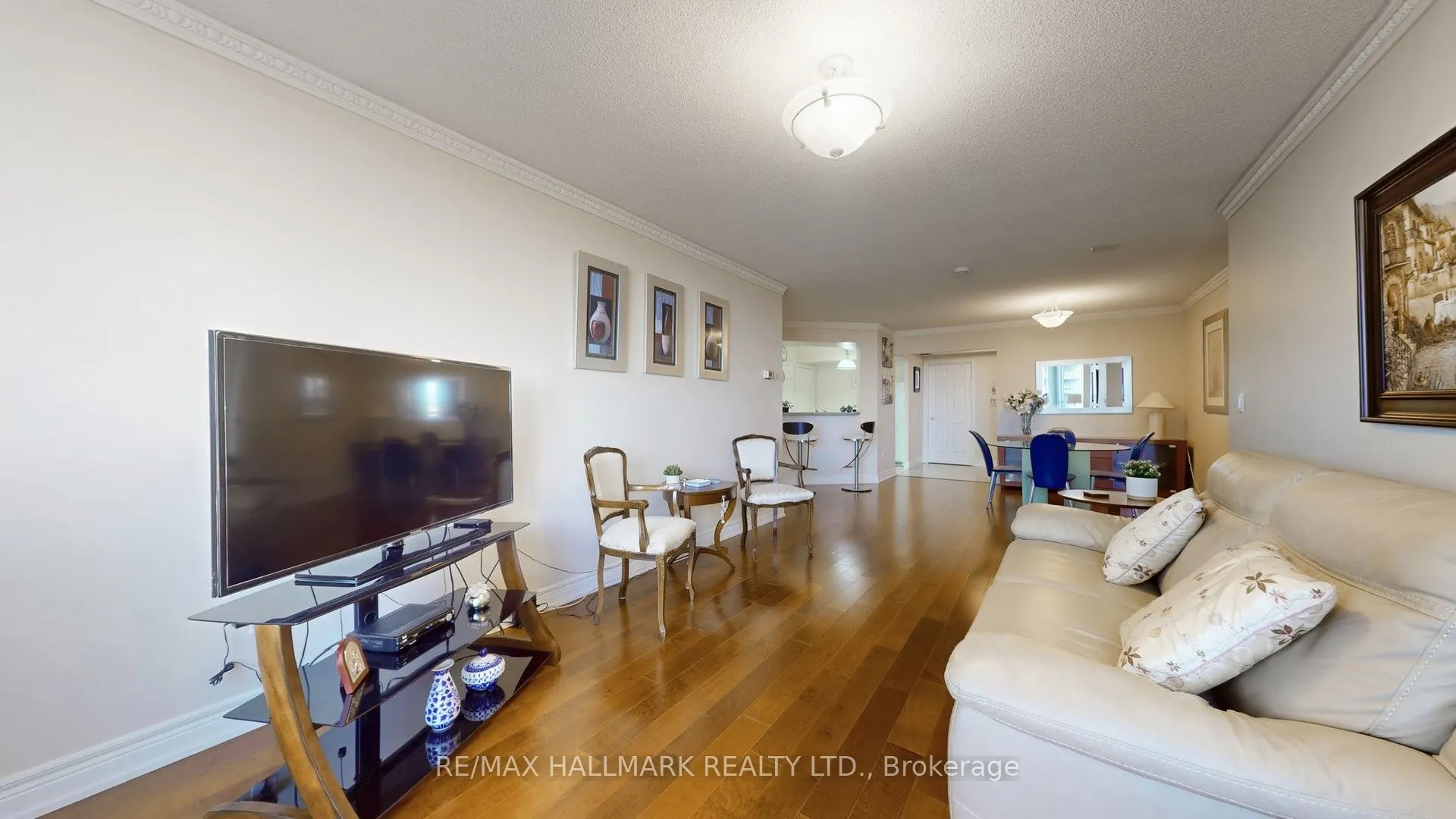 89 Skymark Drive #1610