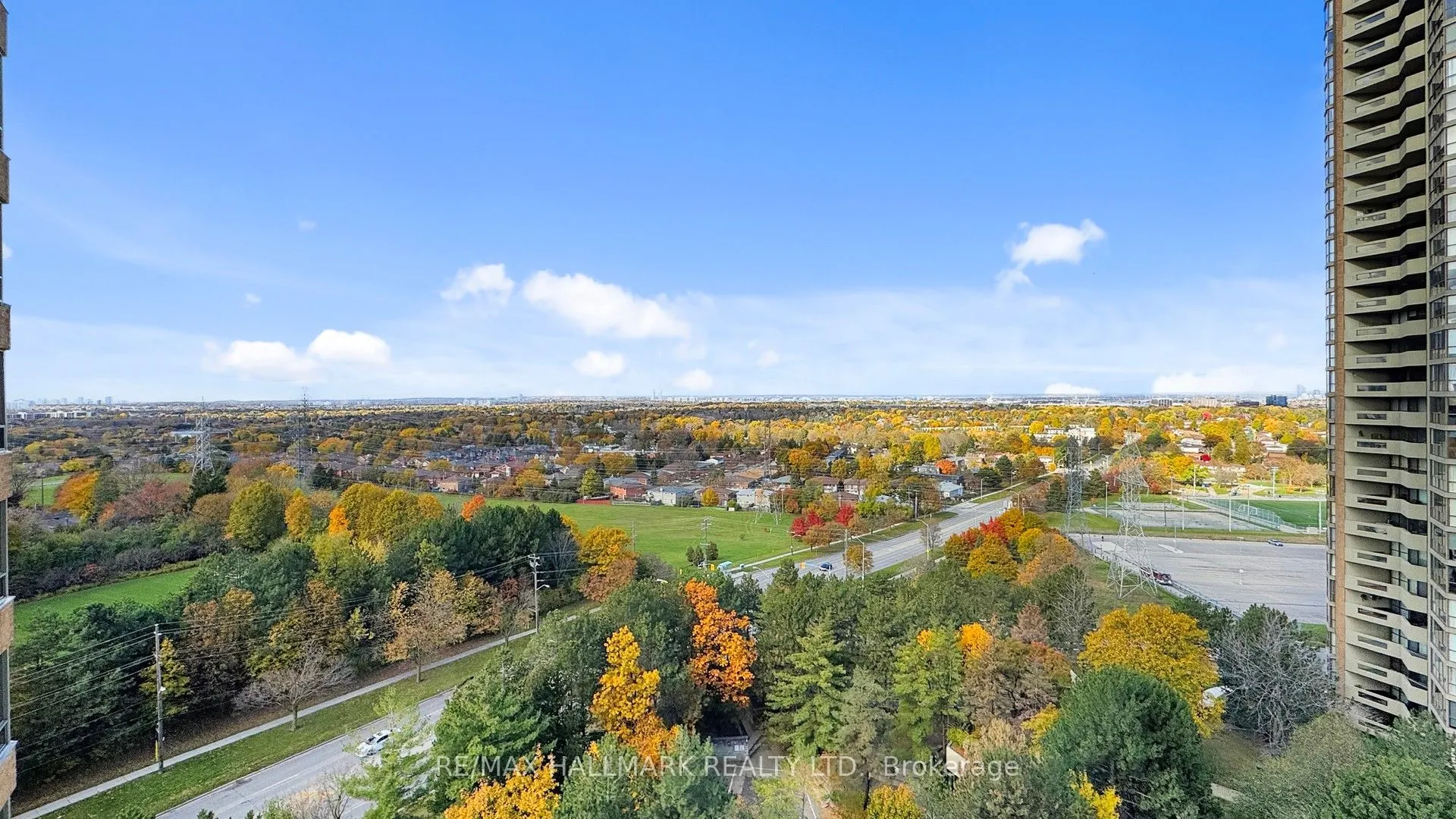 89 Skymark Drive #1610