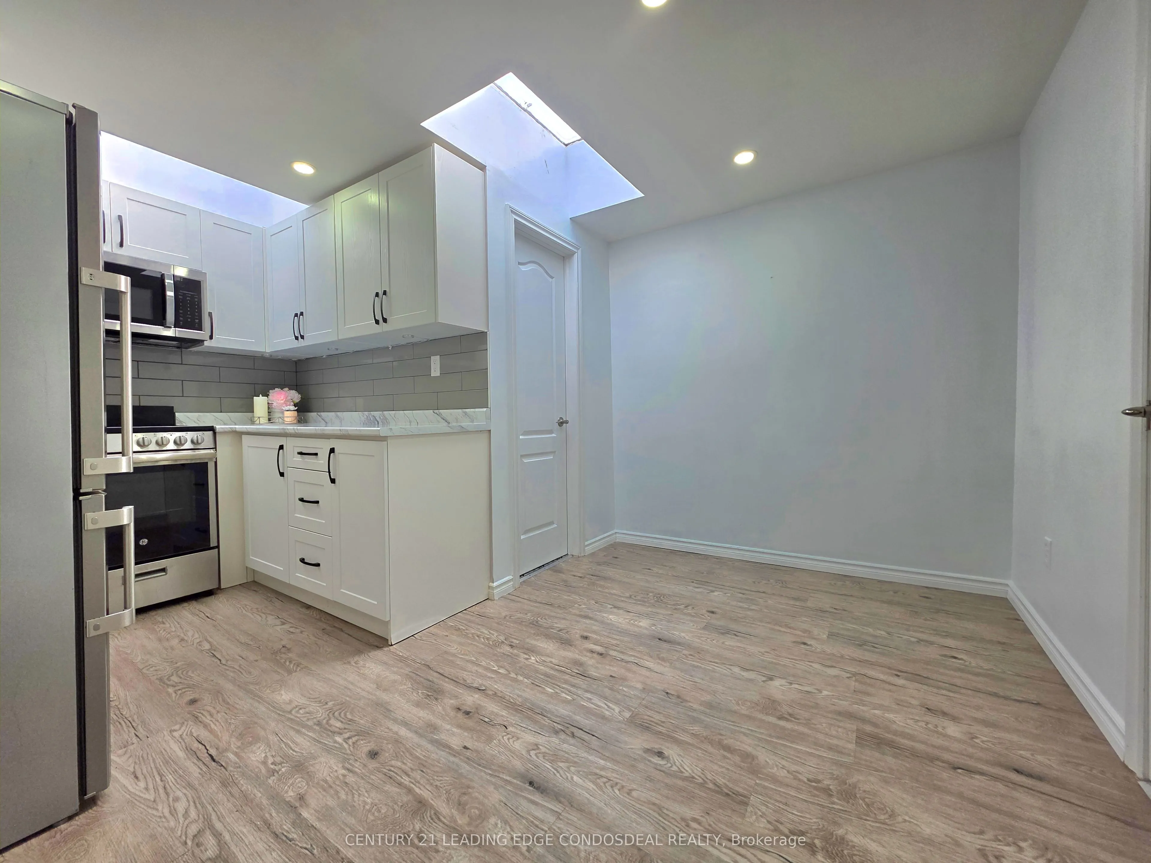 658 Dundas Street W #2B