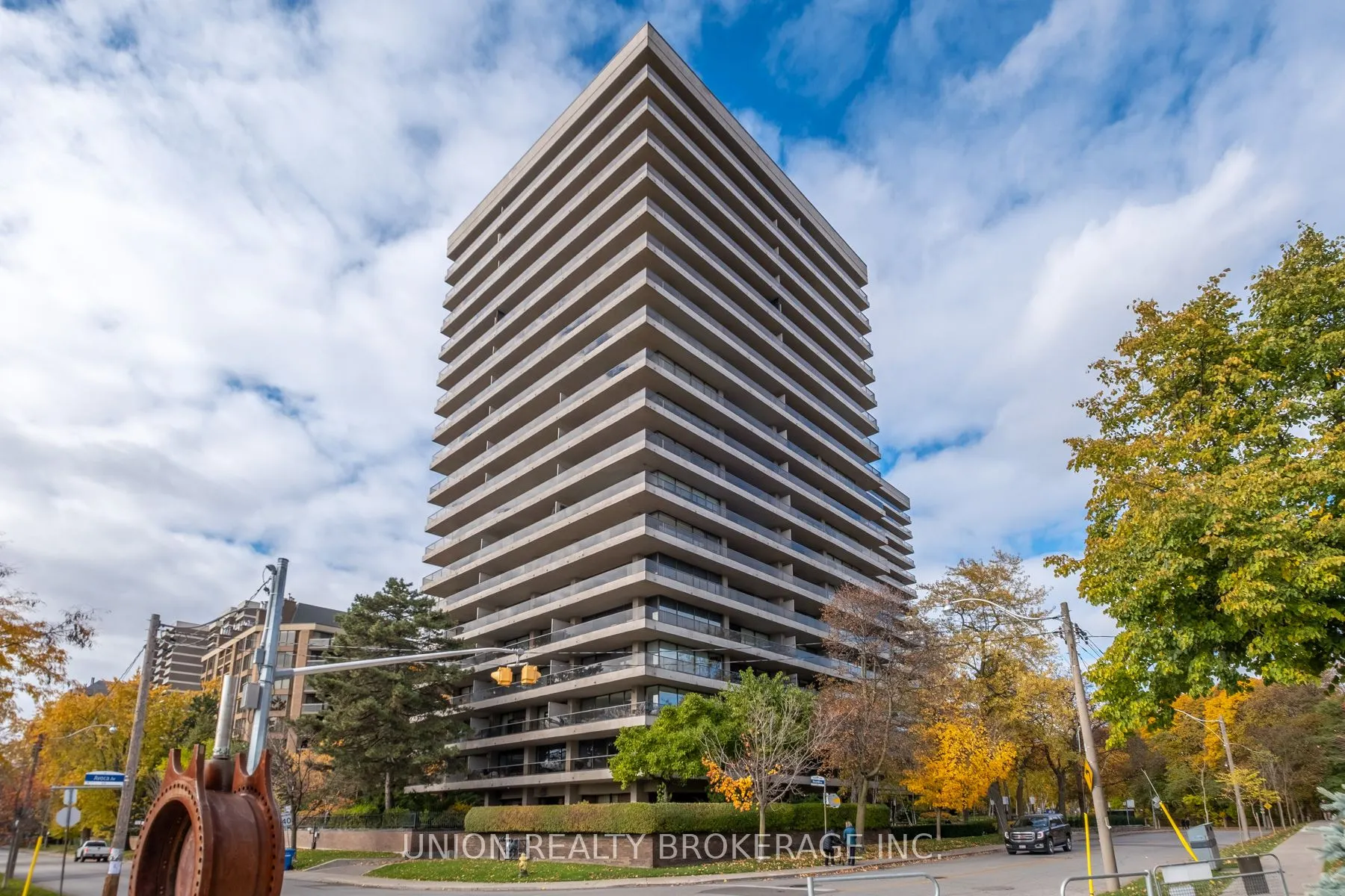 10 Avoca Avenue #401