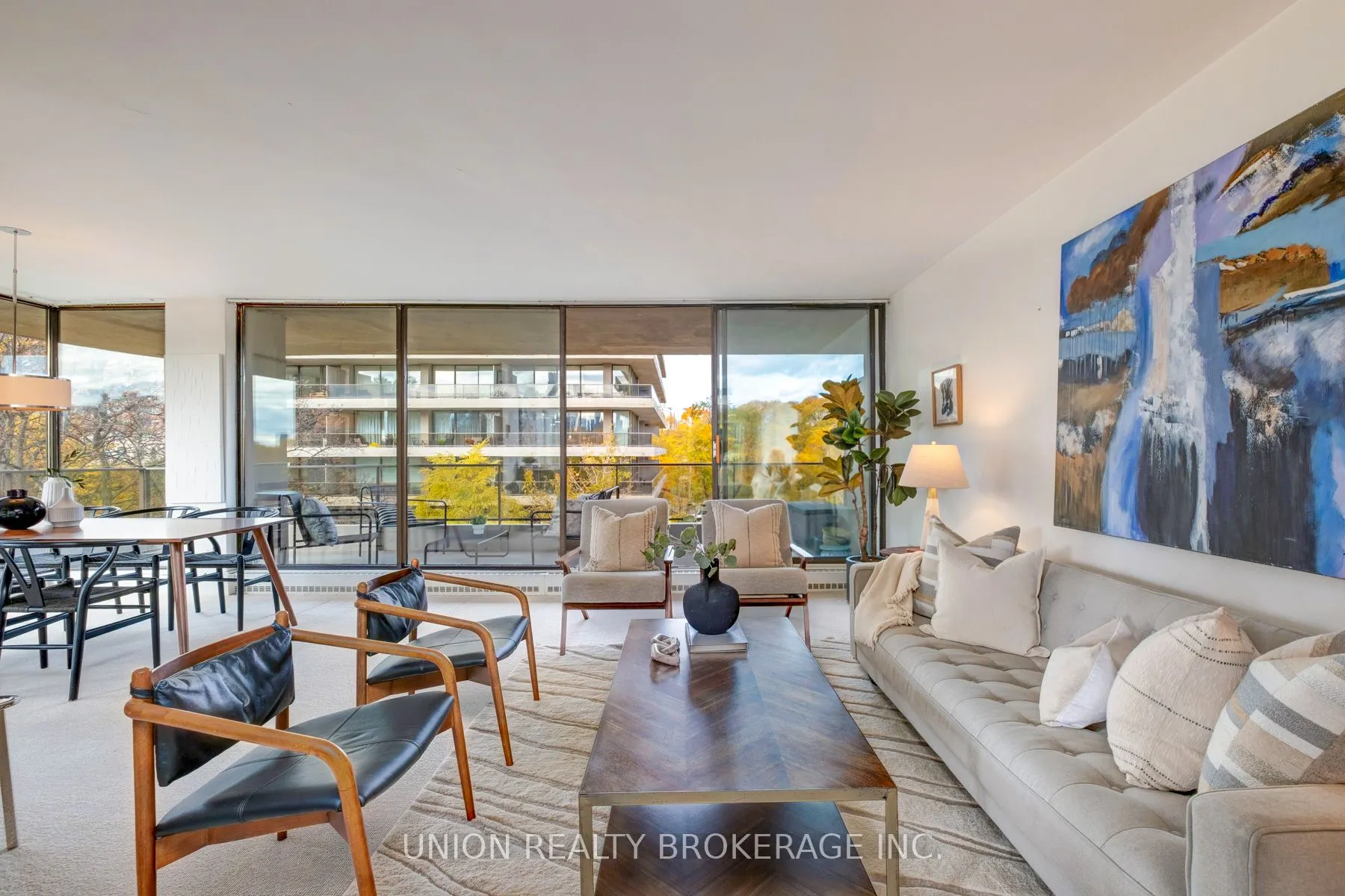 10 Avoca Avenue #401