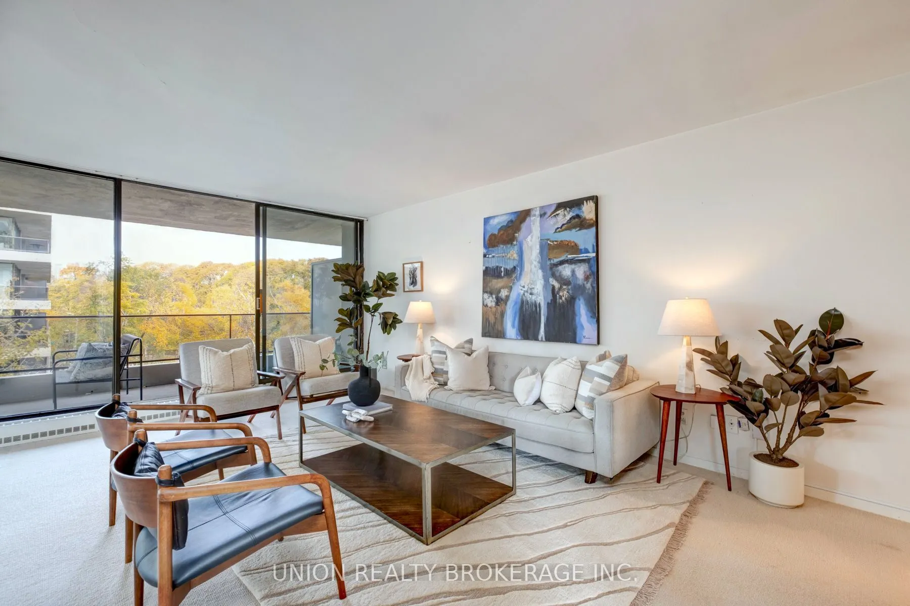 10 Avoca Avenue #401