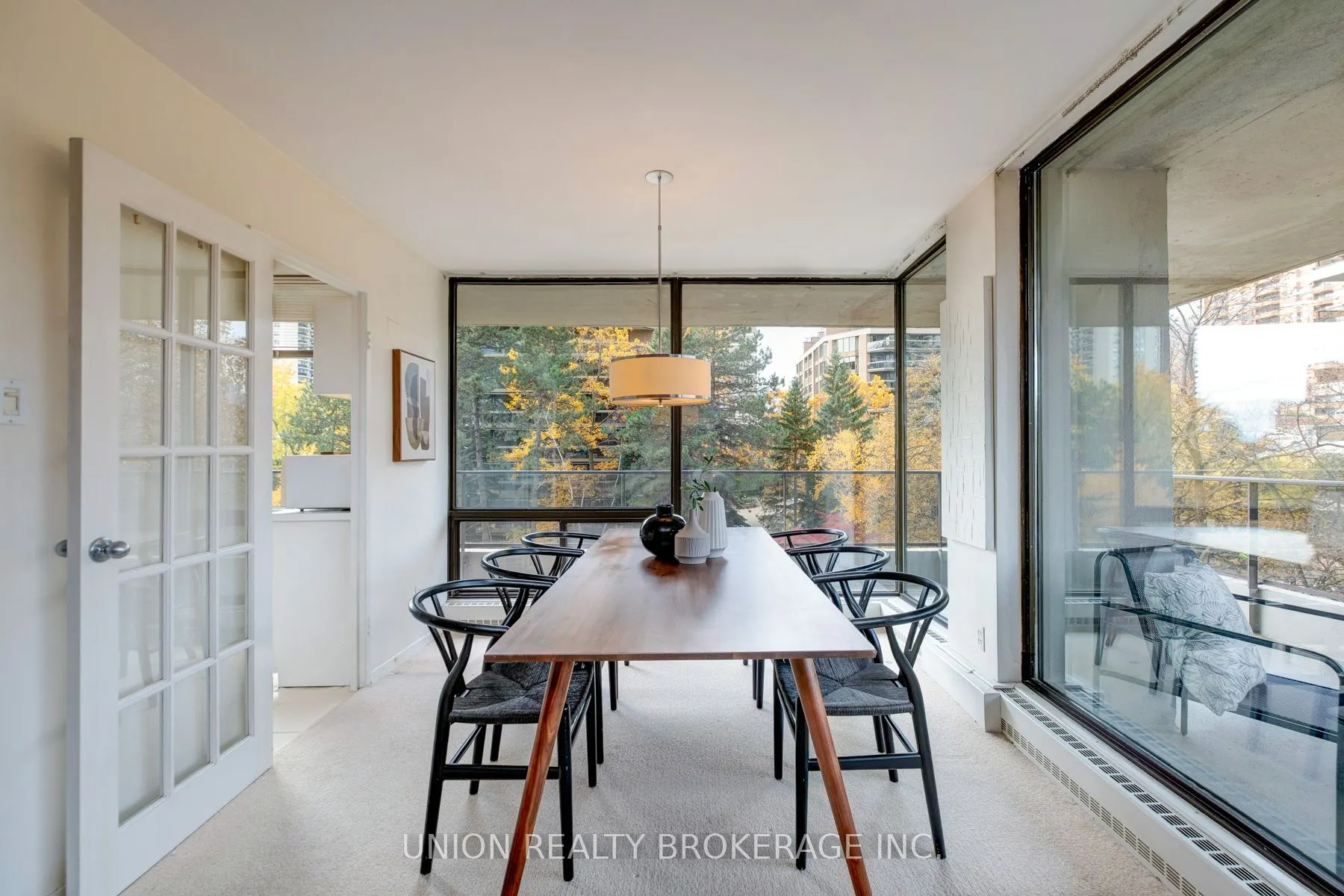 10 Avoca Avenue #401