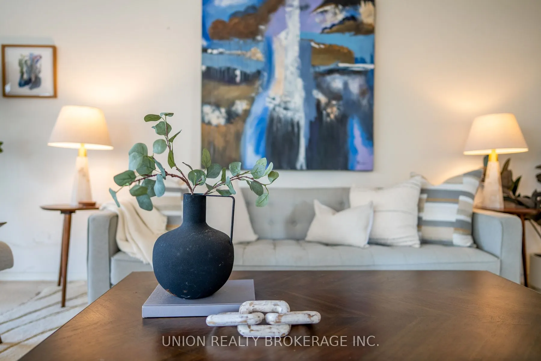 10 Avoca Avenue #401