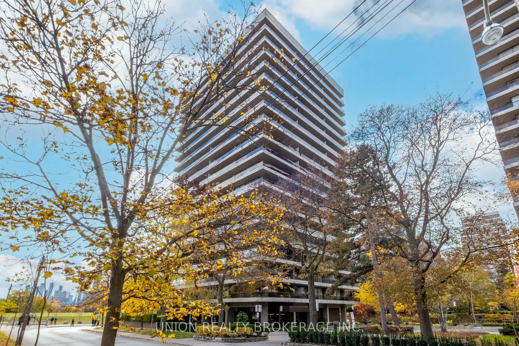 10 Avoca Avenue #401
