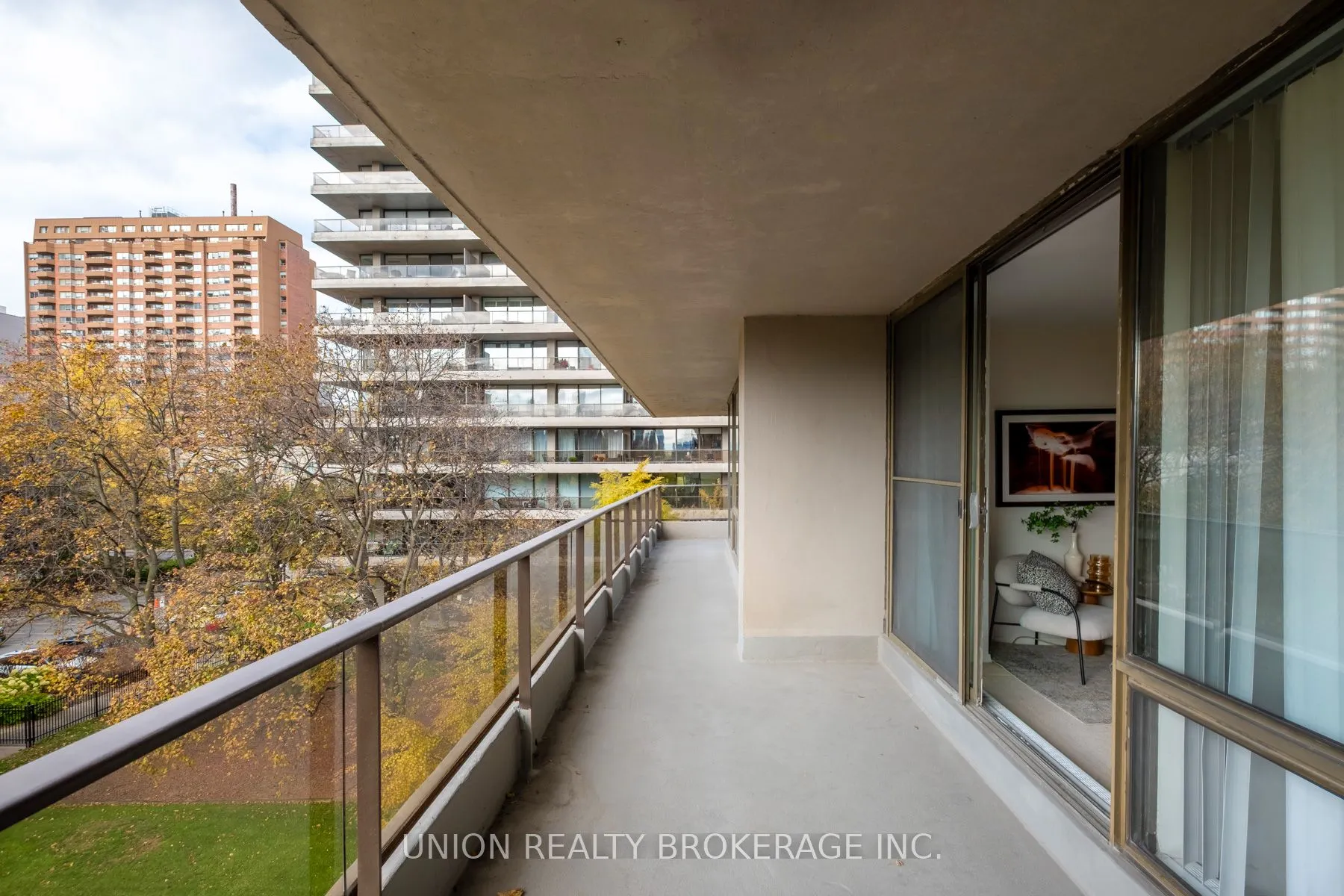 10 Avoca Avenue #401