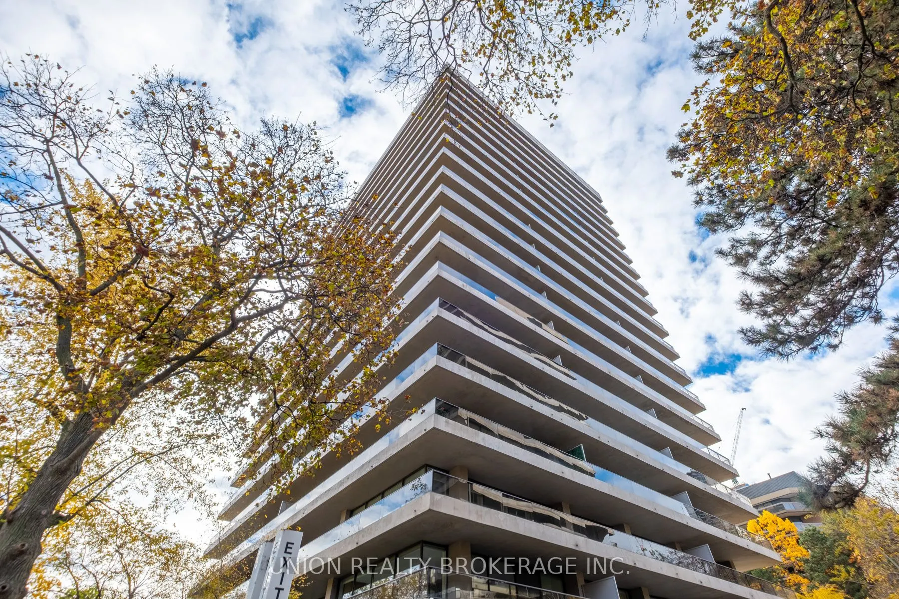 10 Avoca Avenue #401