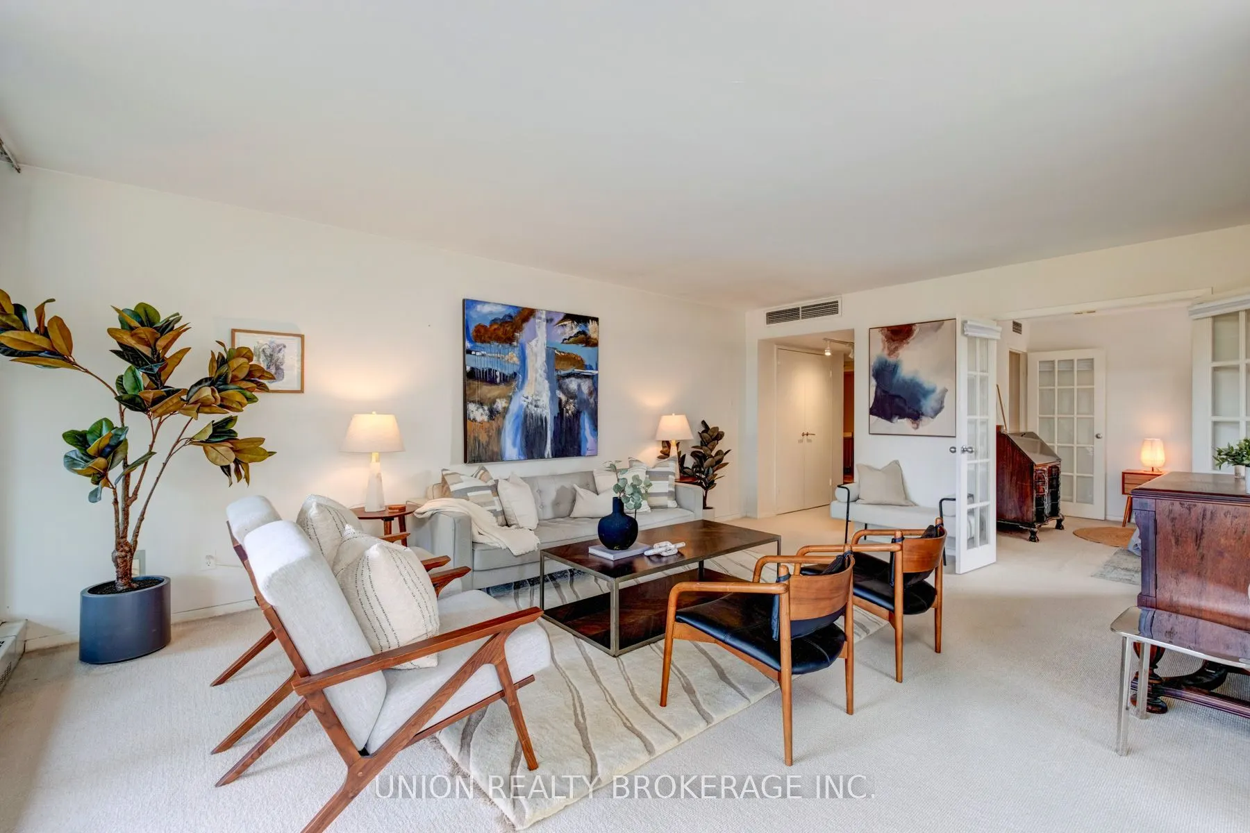 10 Avoca Avenue #401