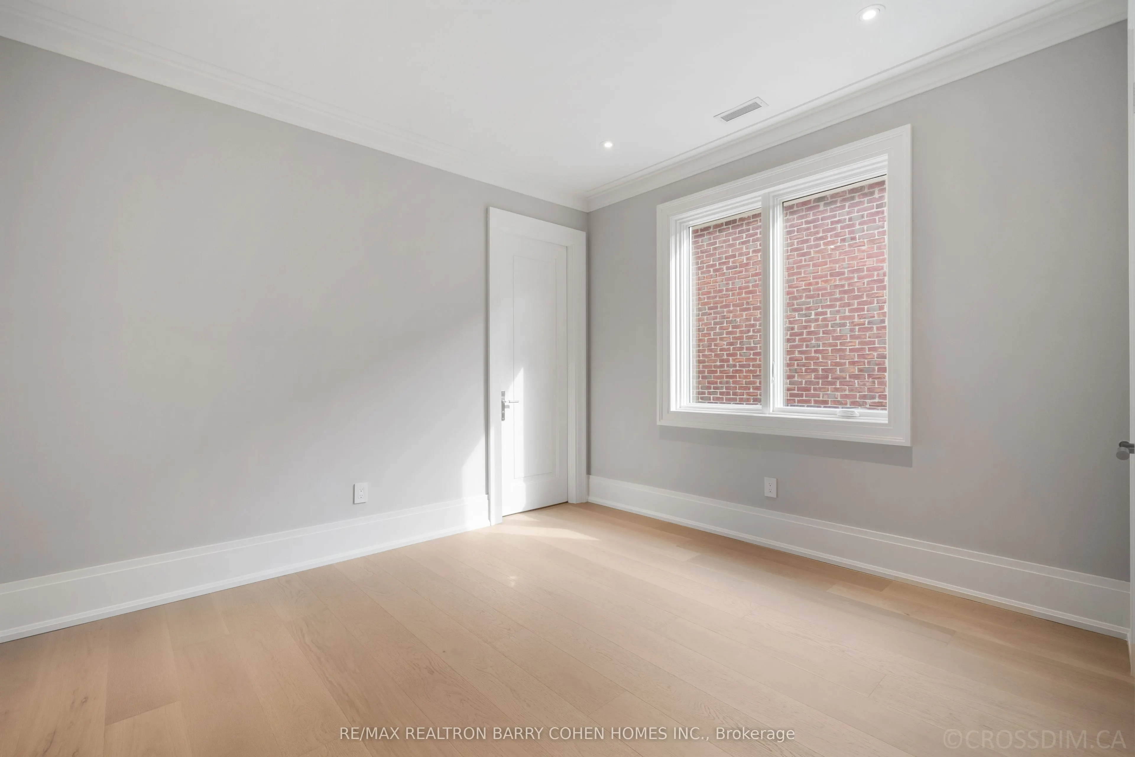 117 Yonge Boulevard
